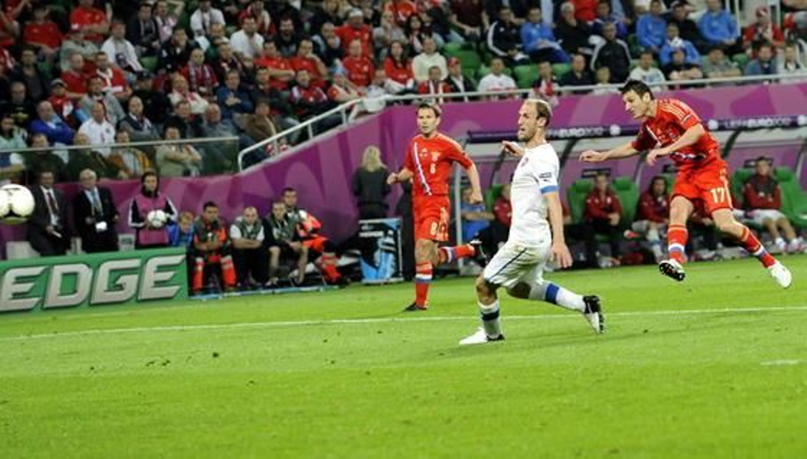 Rusia golea a la República Checa por 4-1 y se convierte en líder sólido del Grupo A.

Foto: EFE