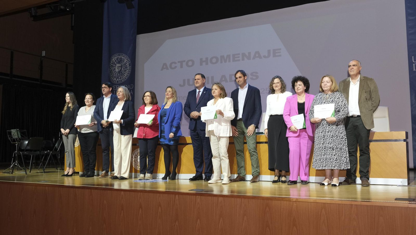Las imágenes del homenaje a los docentes almerienses en su jubilación