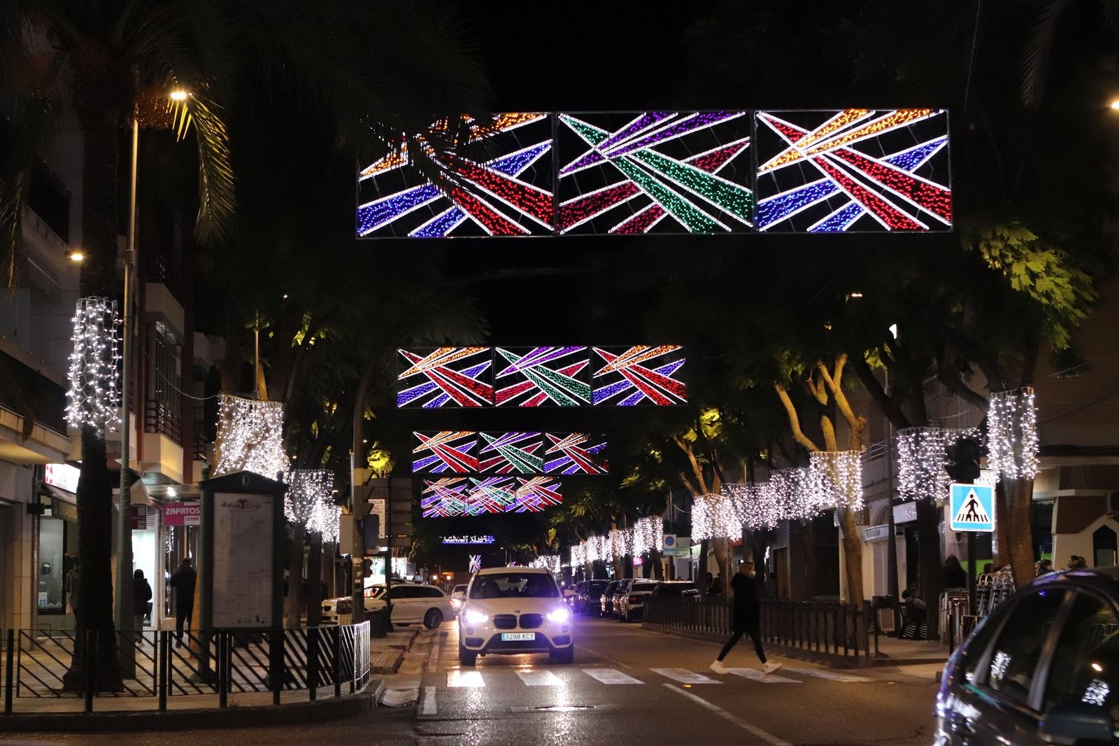 Alumbrado de Navidad en la avenida de Andalucía de Montilla.