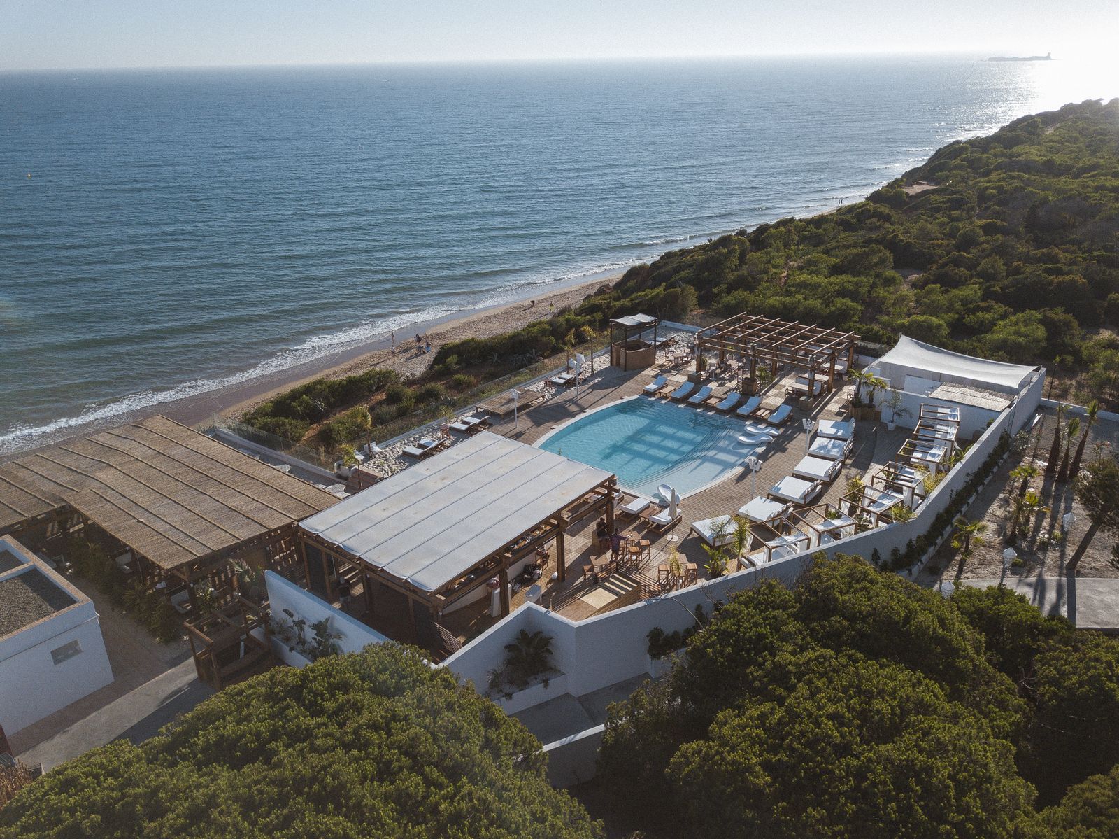 Vista aérea del Atenas Playa y su nuevo Beach Club.