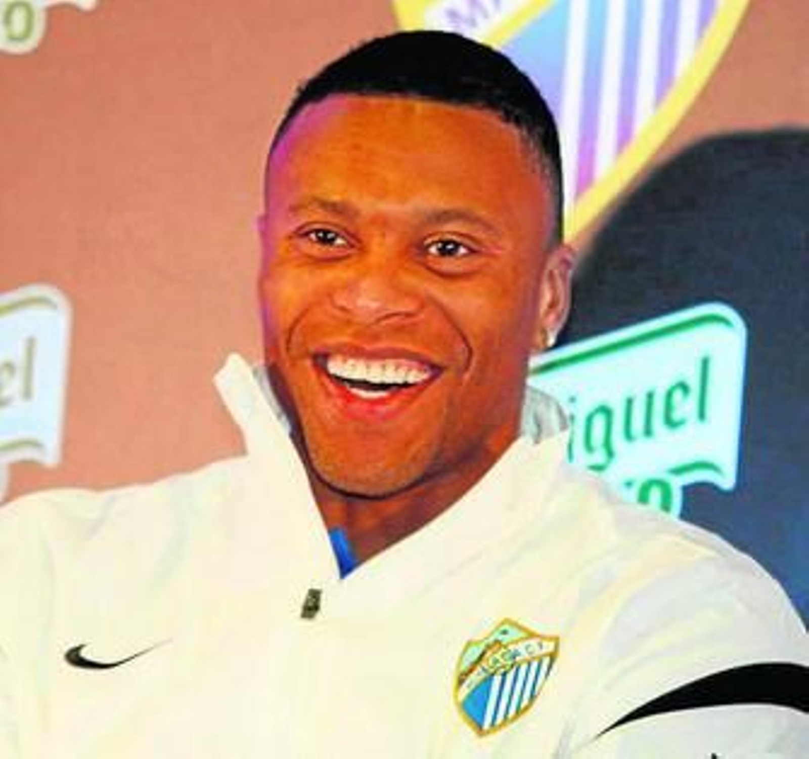 Baptista, sonriente durante un acto con uno de los patrocinadores del club.