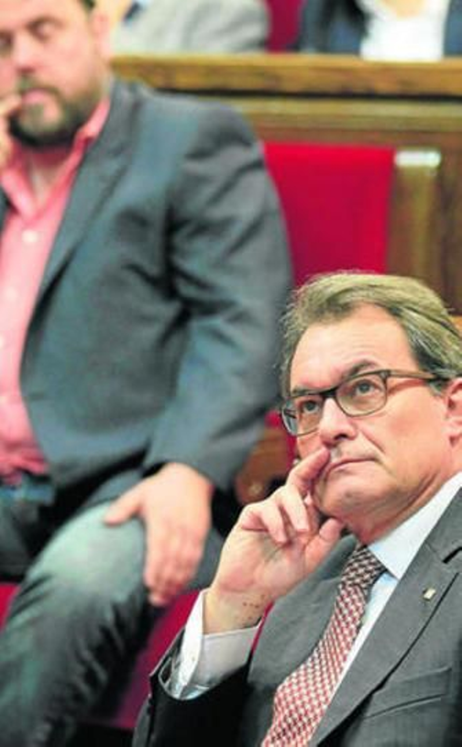 Artur Mas, ayer, con Oriol Junqueras en segundo término.