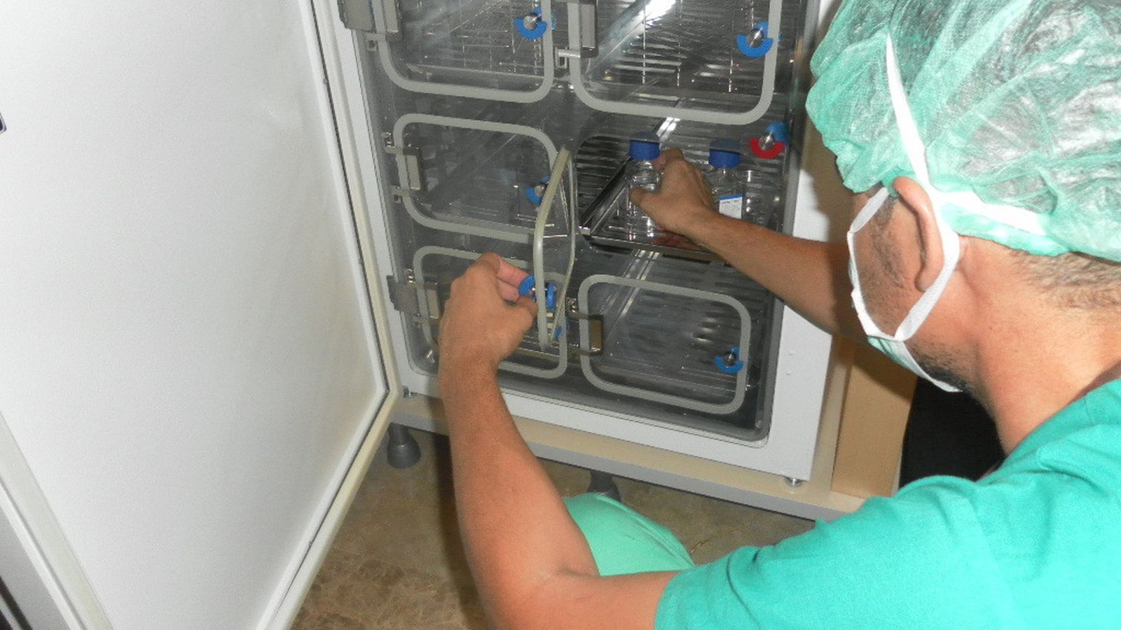 Incubadora en la Clínica Serman.