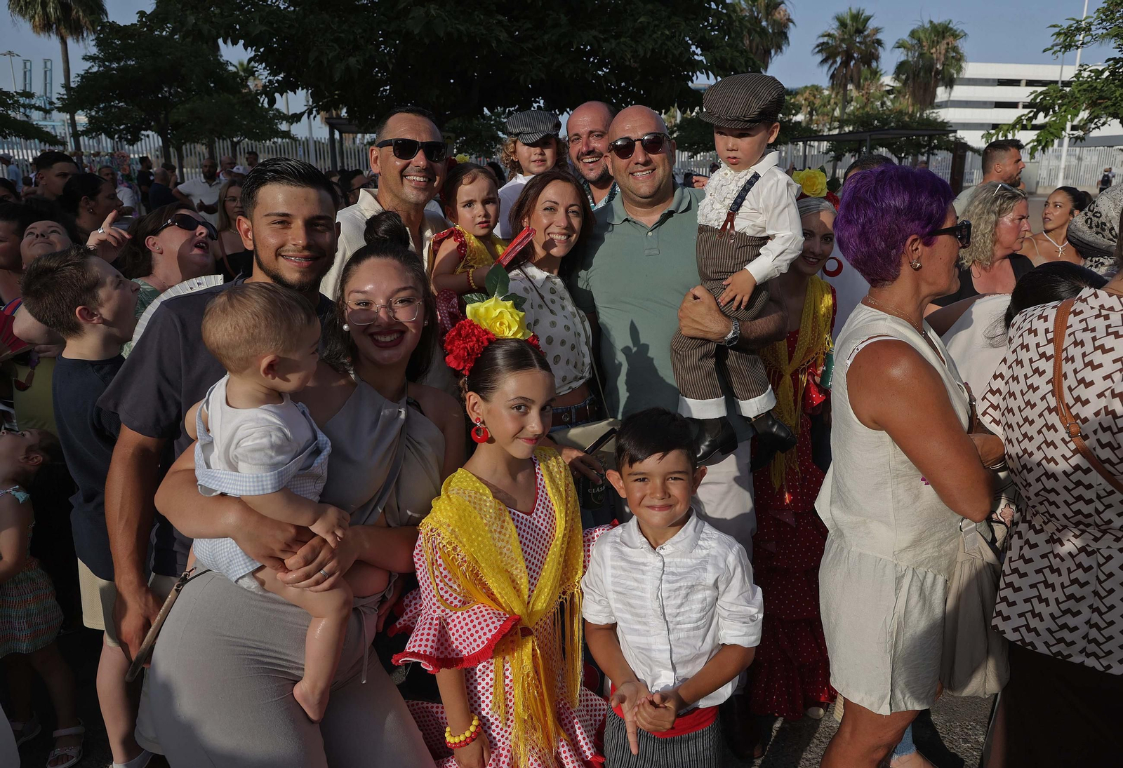 Búscate en las fotos de la cabalgata de la Feria Real de Algeciras 2025