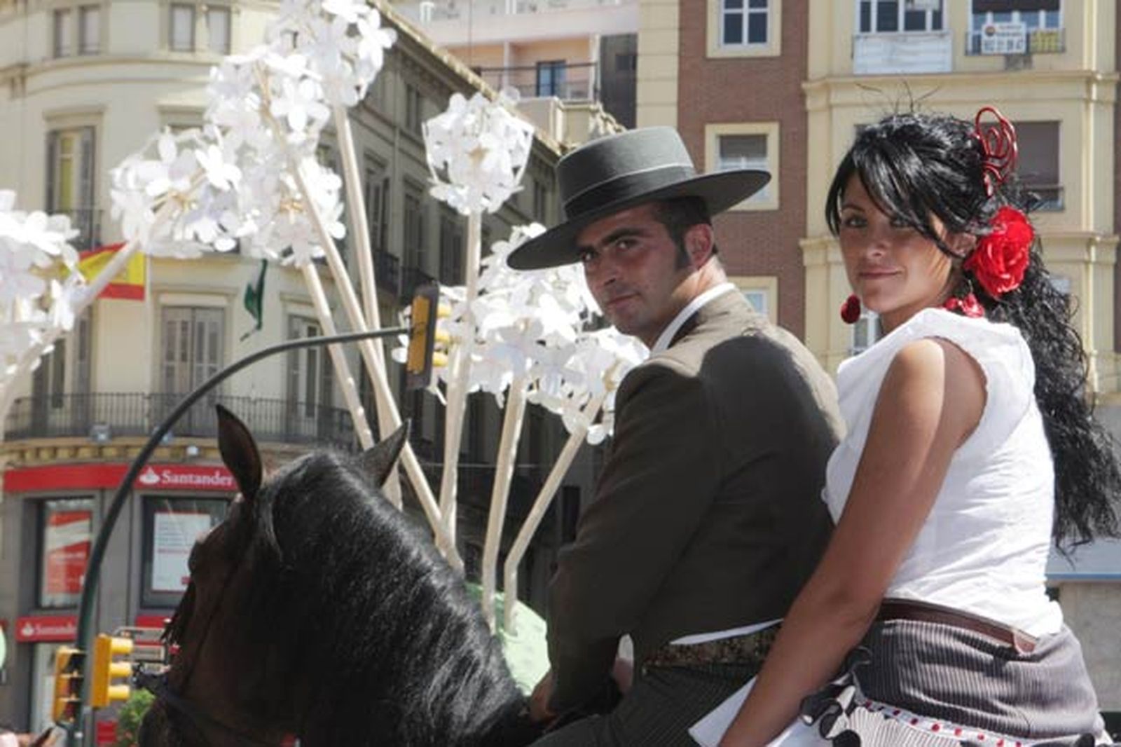 En la Plaza del Marqués de Larios los romeros realizaron la primera parada.
FOTO: Migue Fernández