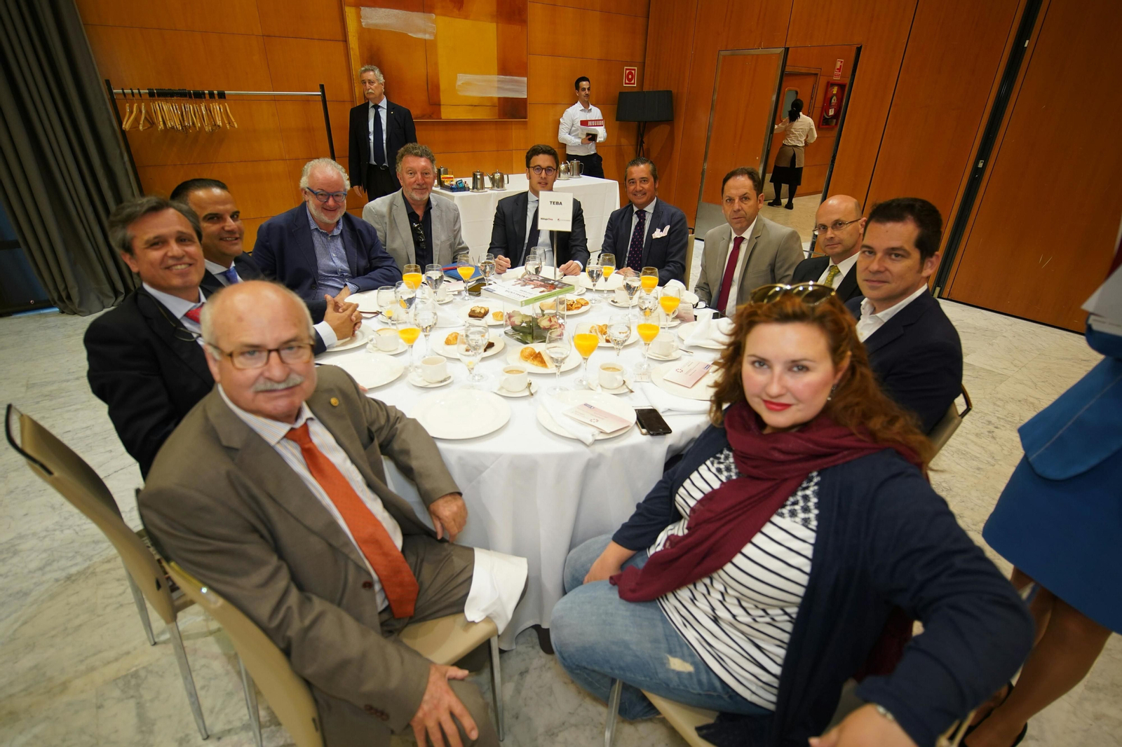 Las imágenes del desayuno-coloquio con Isabel García Tejerina