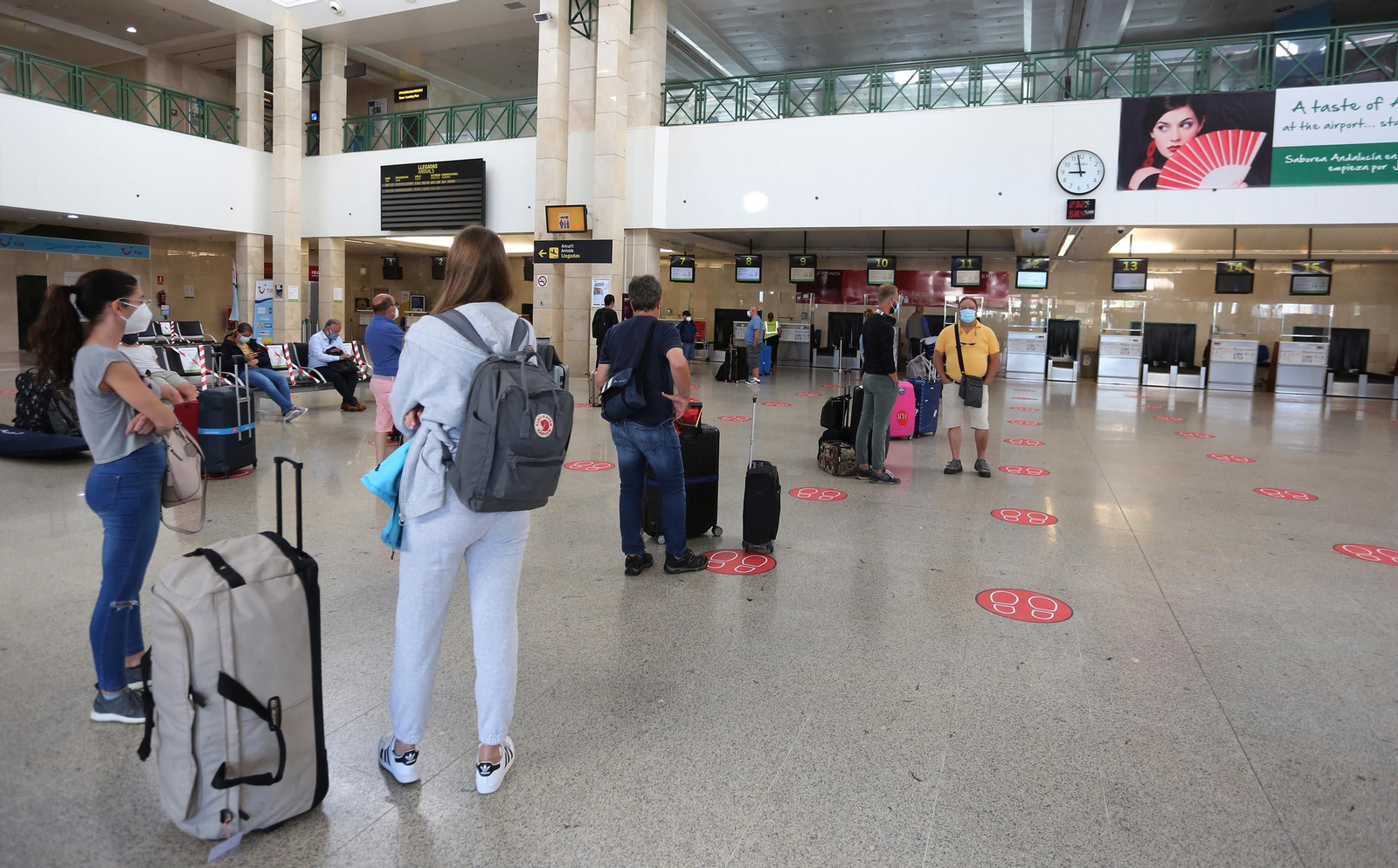 Llegada del primer vuelo internacional procedente de Alemania al aeropuerto de Jerez