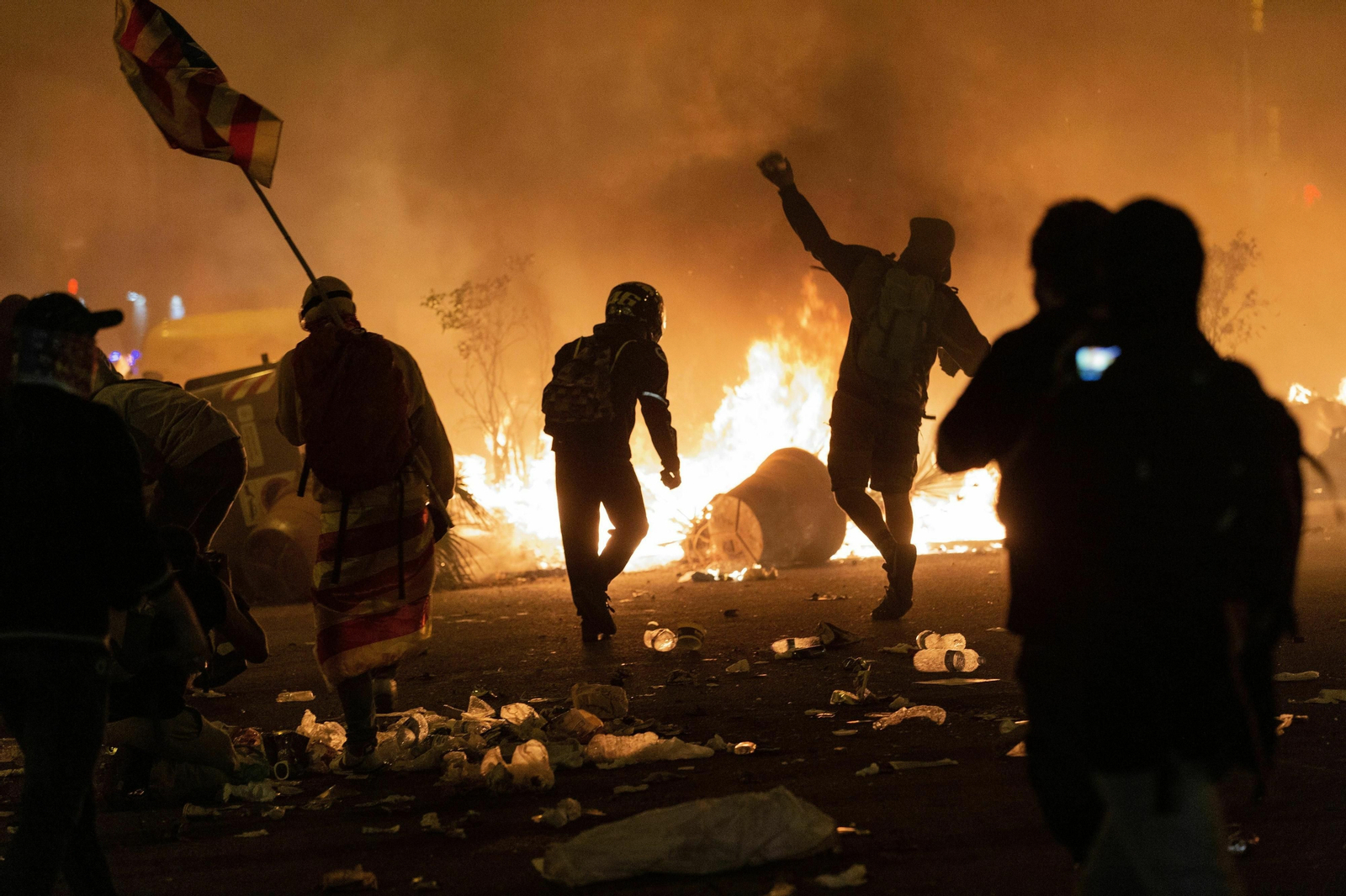 Las imágenes de la quinta jornada de disturbios en Cataluña