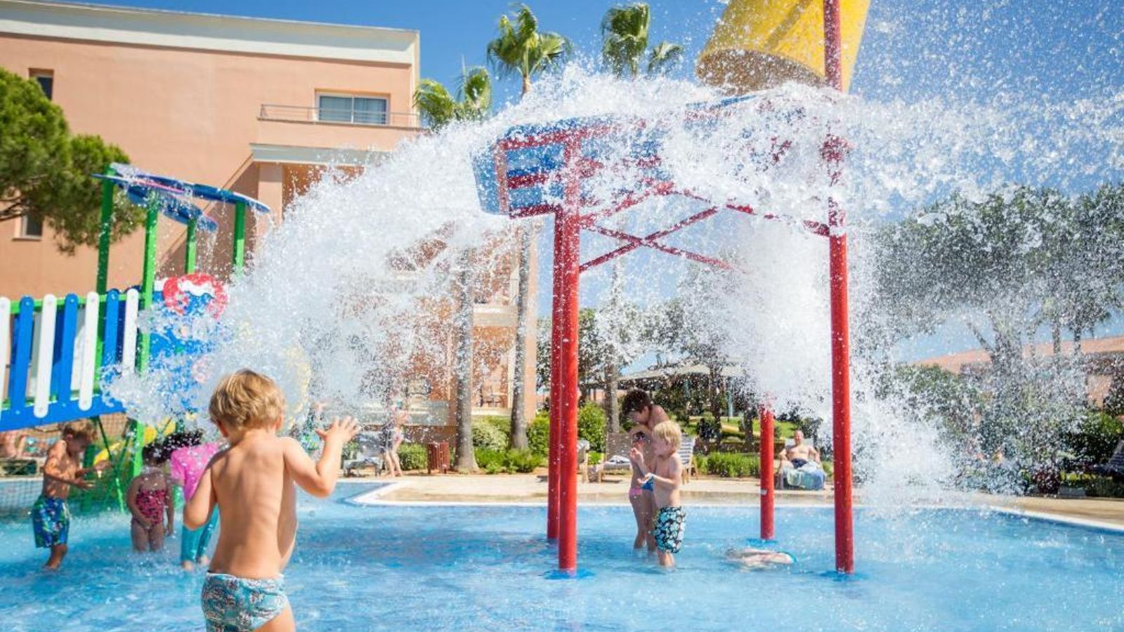 Hipotels Barrosa Garden.