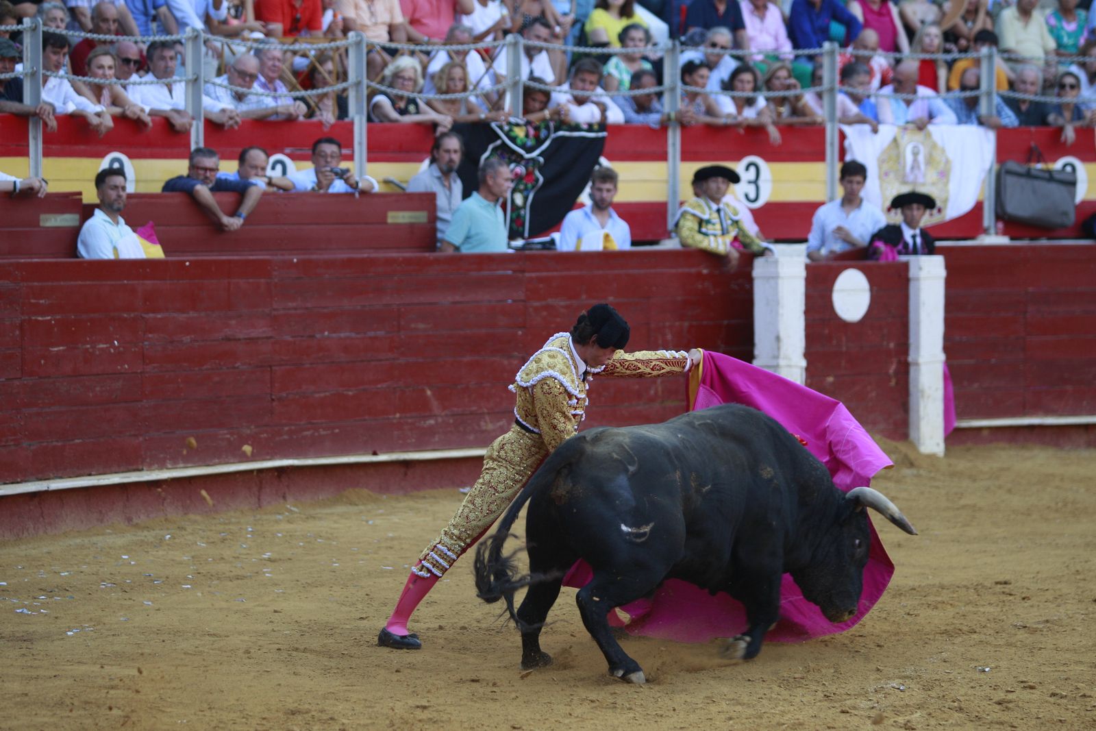 Imágenes de la corrida de toros del jueves en la Feria de Almería 2024