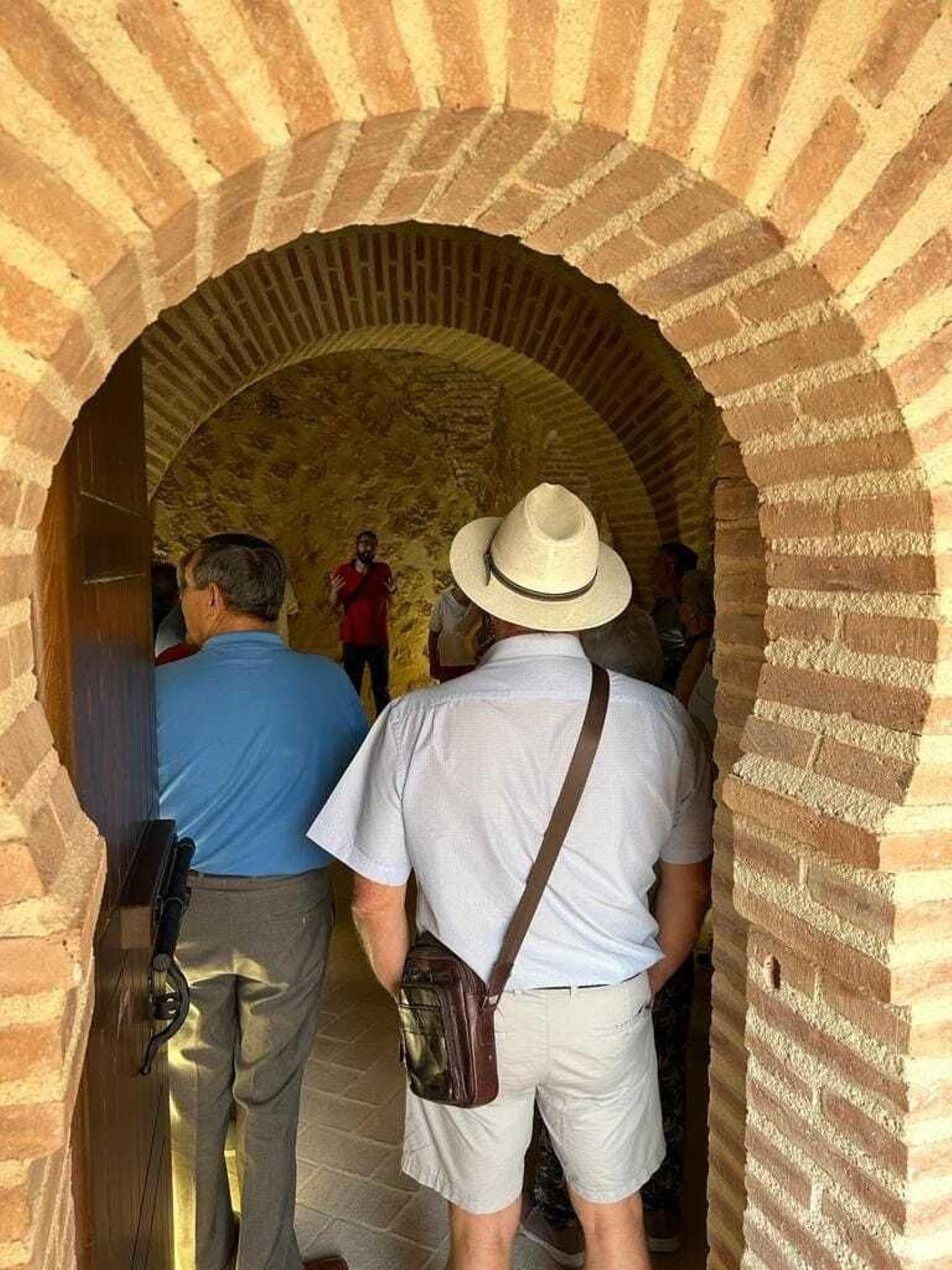 Arco de herradura en el Castillo de Luque. Arco de herradura en el Castillo de Luque.