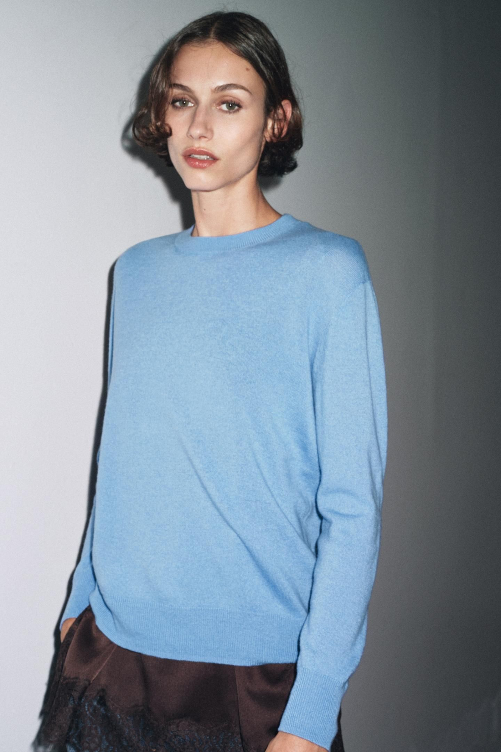 Jersey celeste de Zara.