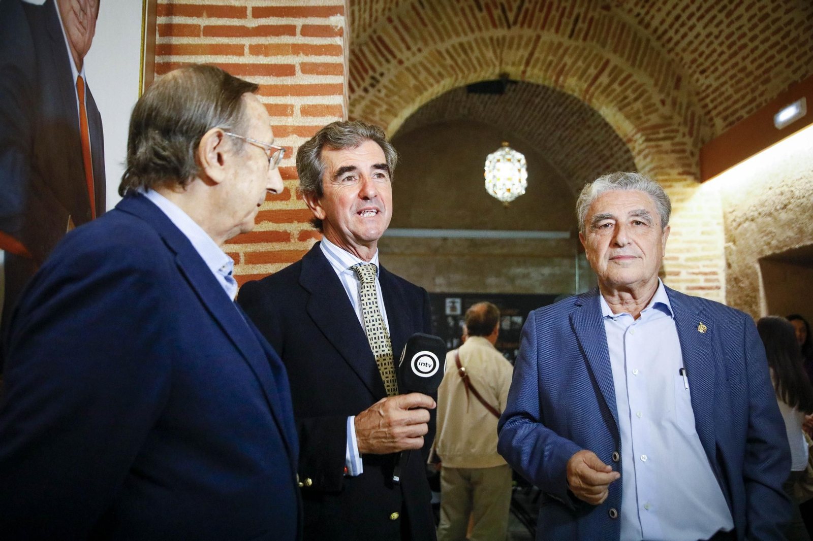 Las imágenes del evento dedicado al "Mejor toro de la Feria" en la peña flamenca El Taranto