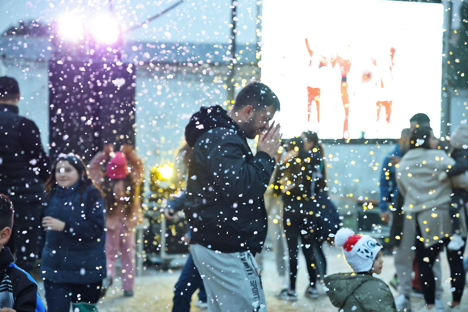 Imágenes de la nevada en el Convento de las Oblatas