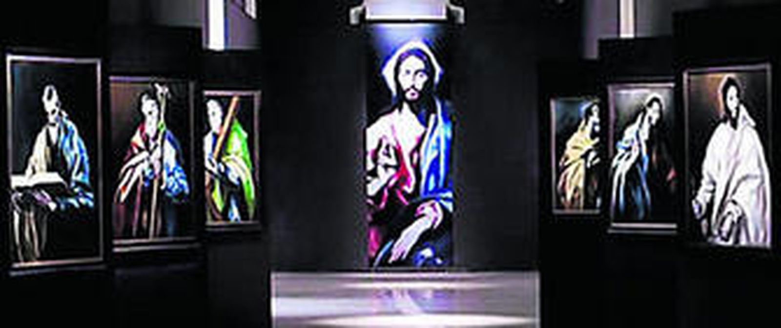 Un enérgico color negro cubre las paredes del Museo de Santa Cruz, que el jueves comenzó a recibir los cuadros de la muestra.