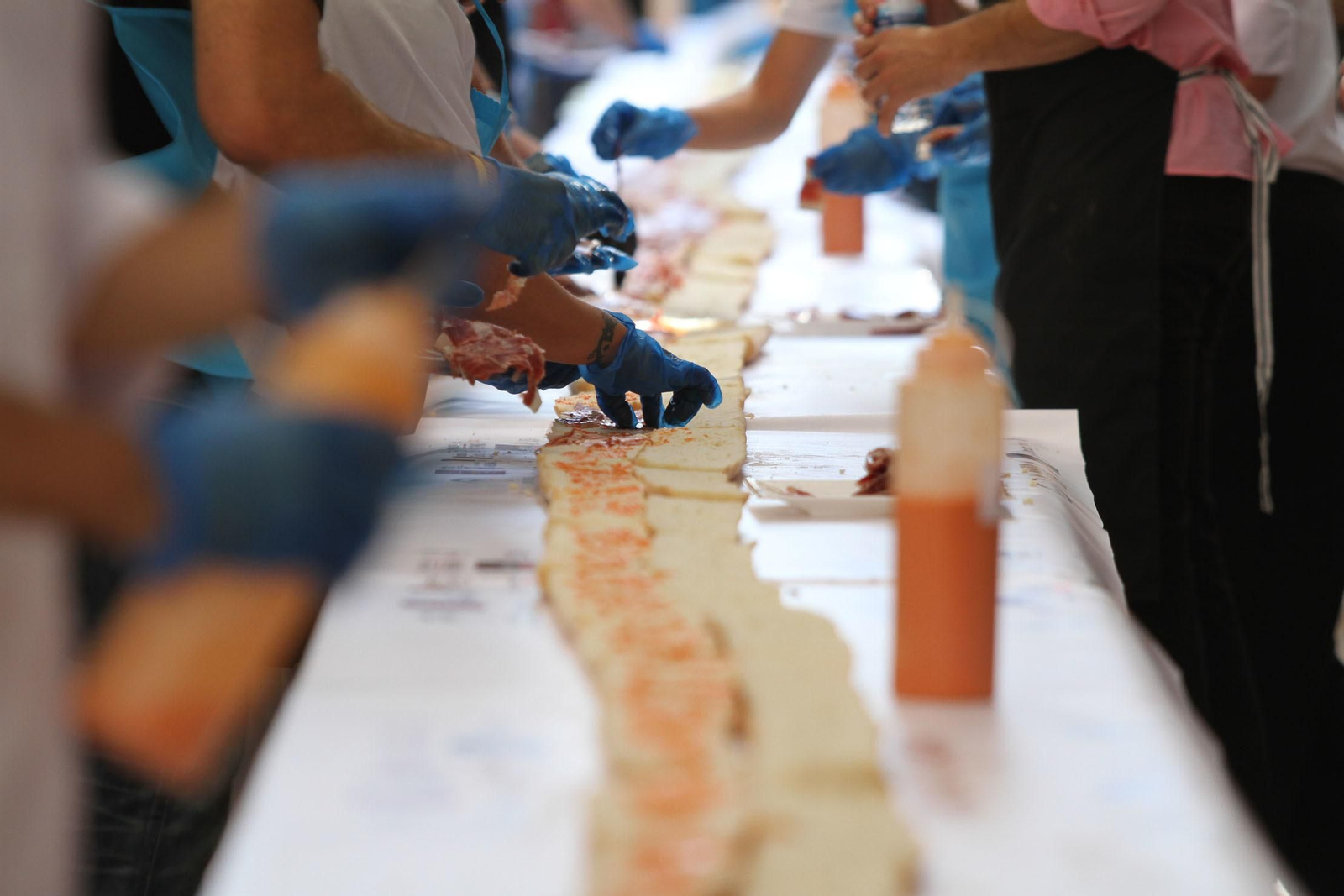 Record Guinnes del bocadillo de jamón mas grande del mundo, en Huelva