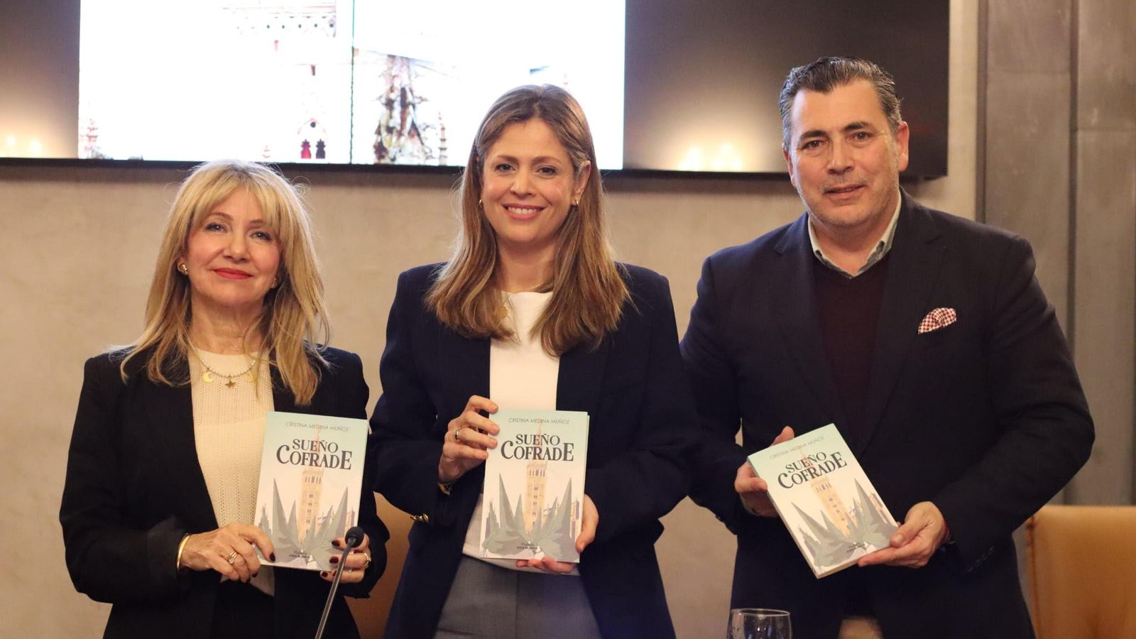 Acto de presentación del nuevo libro de Cristina Medina