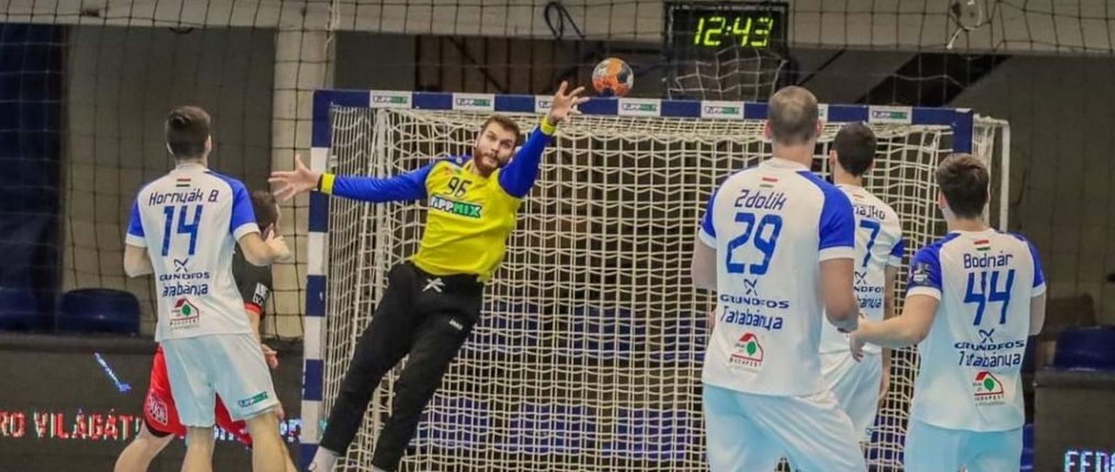 Michal Konečný, durante un partido con el Grunfos Tatabánya.