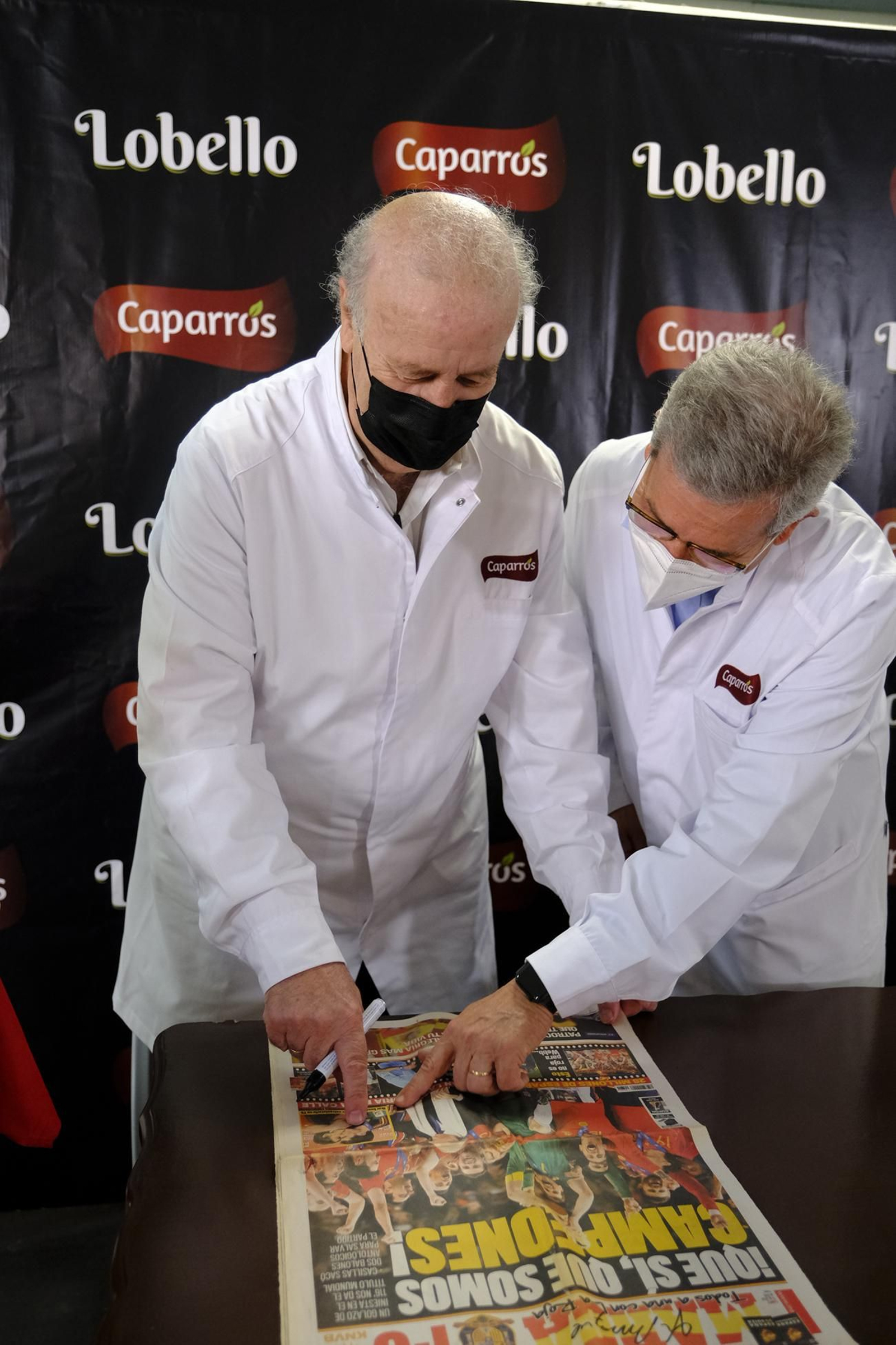 Fotogalería de la visita de Vicente del Bosque a Grupo Caparrós.