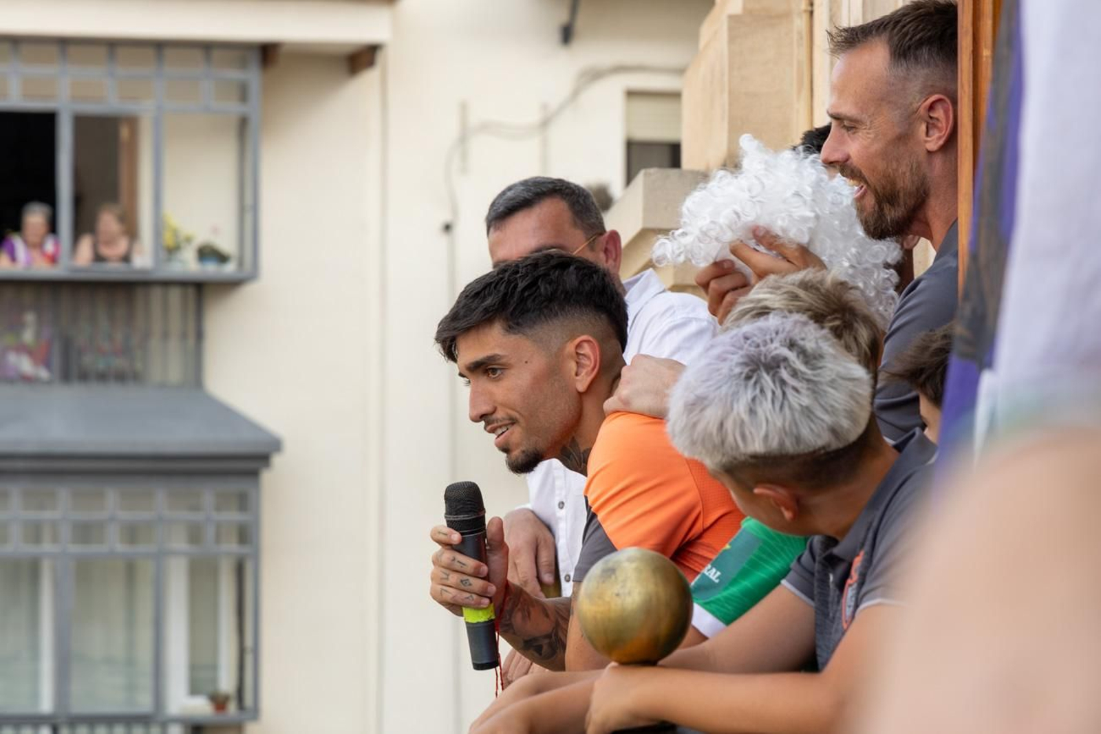 La fiesta por el ascenso del Real Jaén en La Plaza de Santa María y el Ayuntamiento