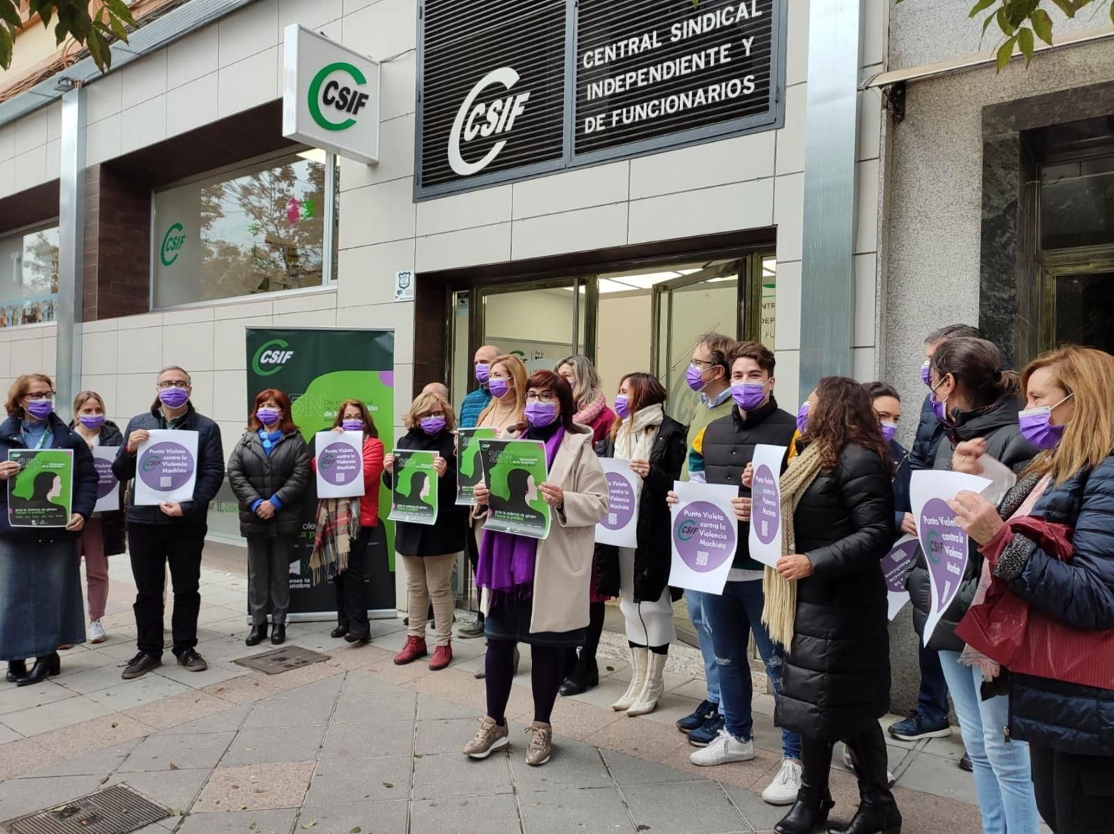 Fotos: las imágenes de la mañana del Día Internacional por la Eliminación de la Violencia Contra las Mujeres en Granada