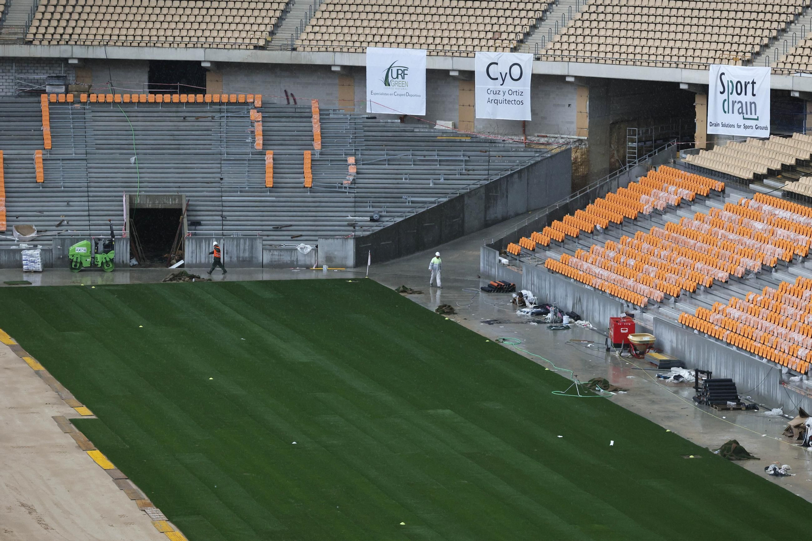 Las imágenes del estado de las obras en el Estadio de la Cartuja a falta de tres semanas para la final