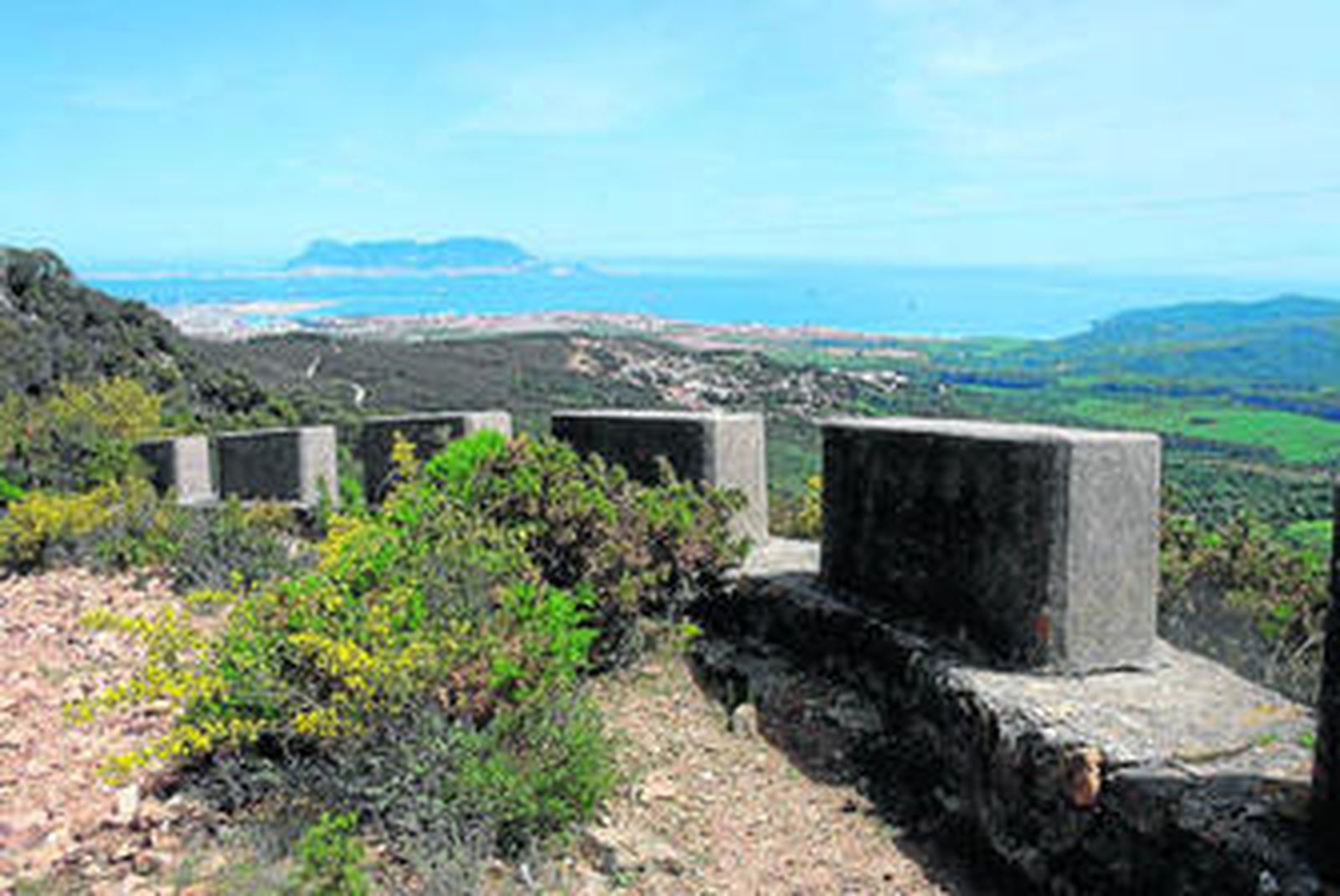 Magnífica vista de la Bahía de Algeciras tomada desde la dura subida por la Senda de los Prisioneros.