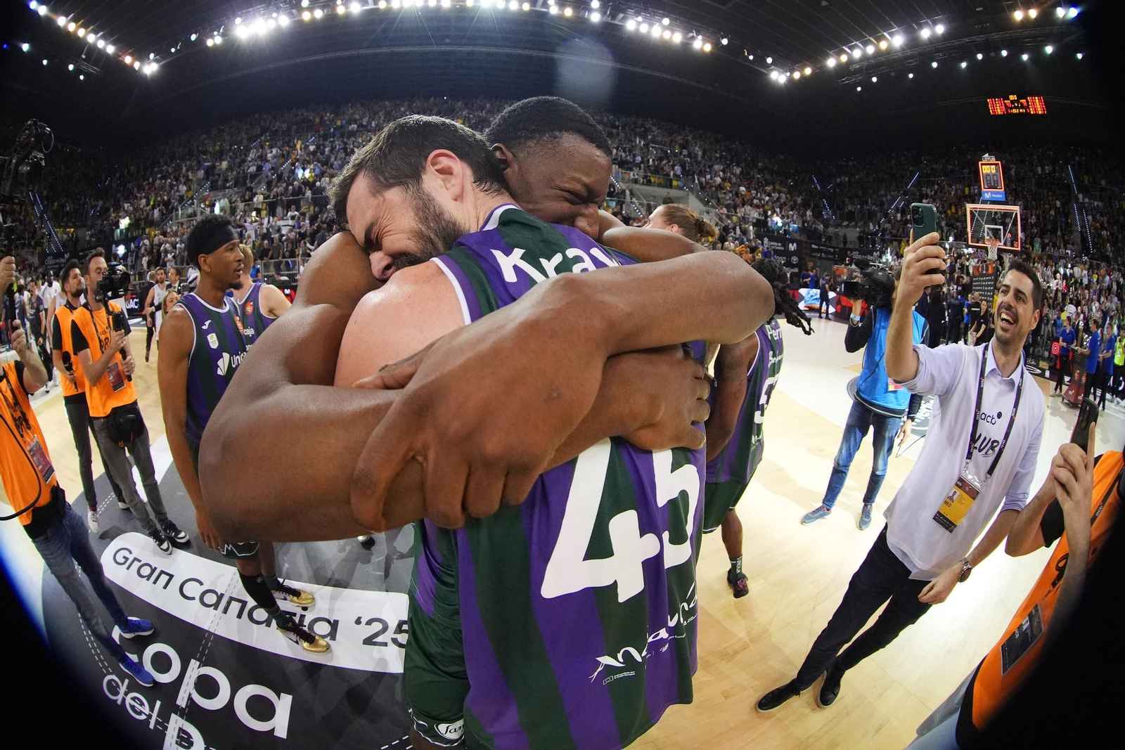 ¡Así celebra la Copa el Unicaja!
