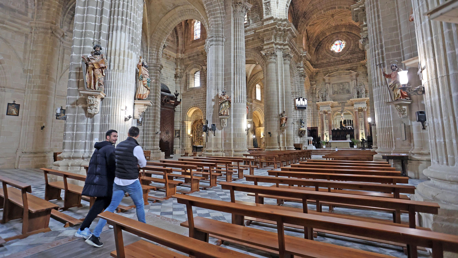 Visita a Jerez de famosos y artistas con el empresario José Luis López y Mamen Sánchez