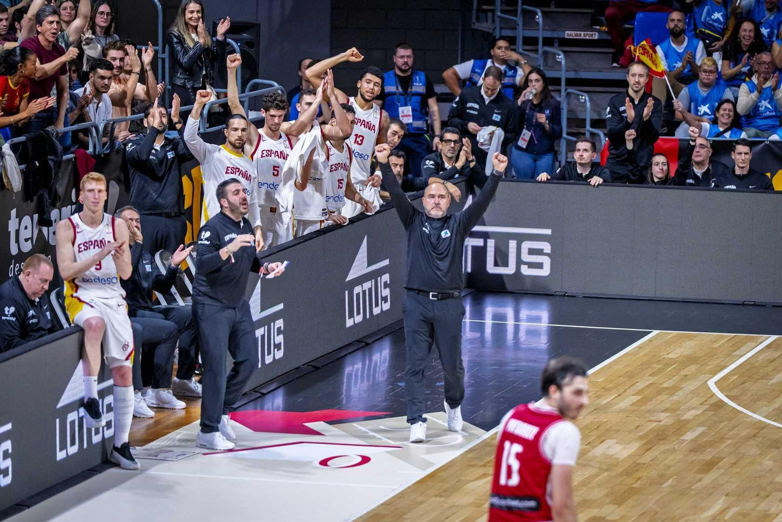 España y Alberto Díaz doman a Georgia