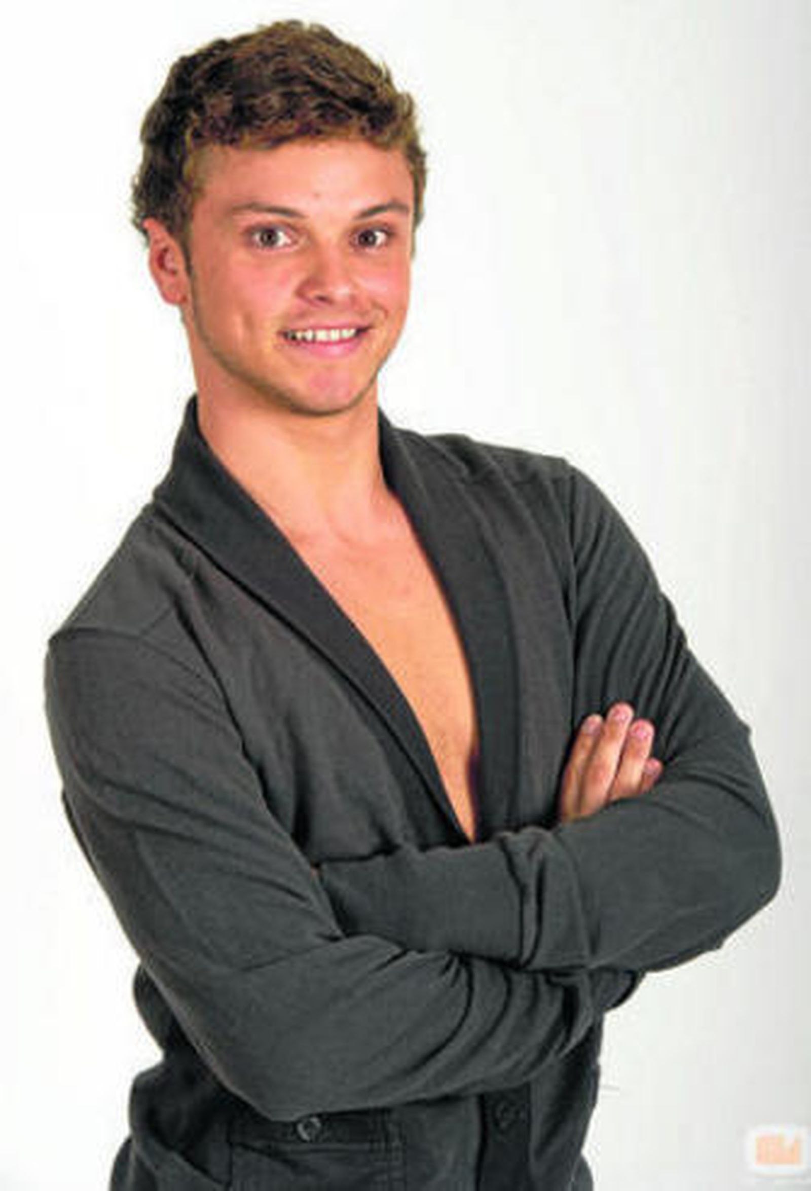 1. Un momento del espectáculo 'Disney Live! Mickey's Musical Festival' con los personajes que participan en el 'show'. 2. El bailarín sevillano Guillermo Flores Asencio.