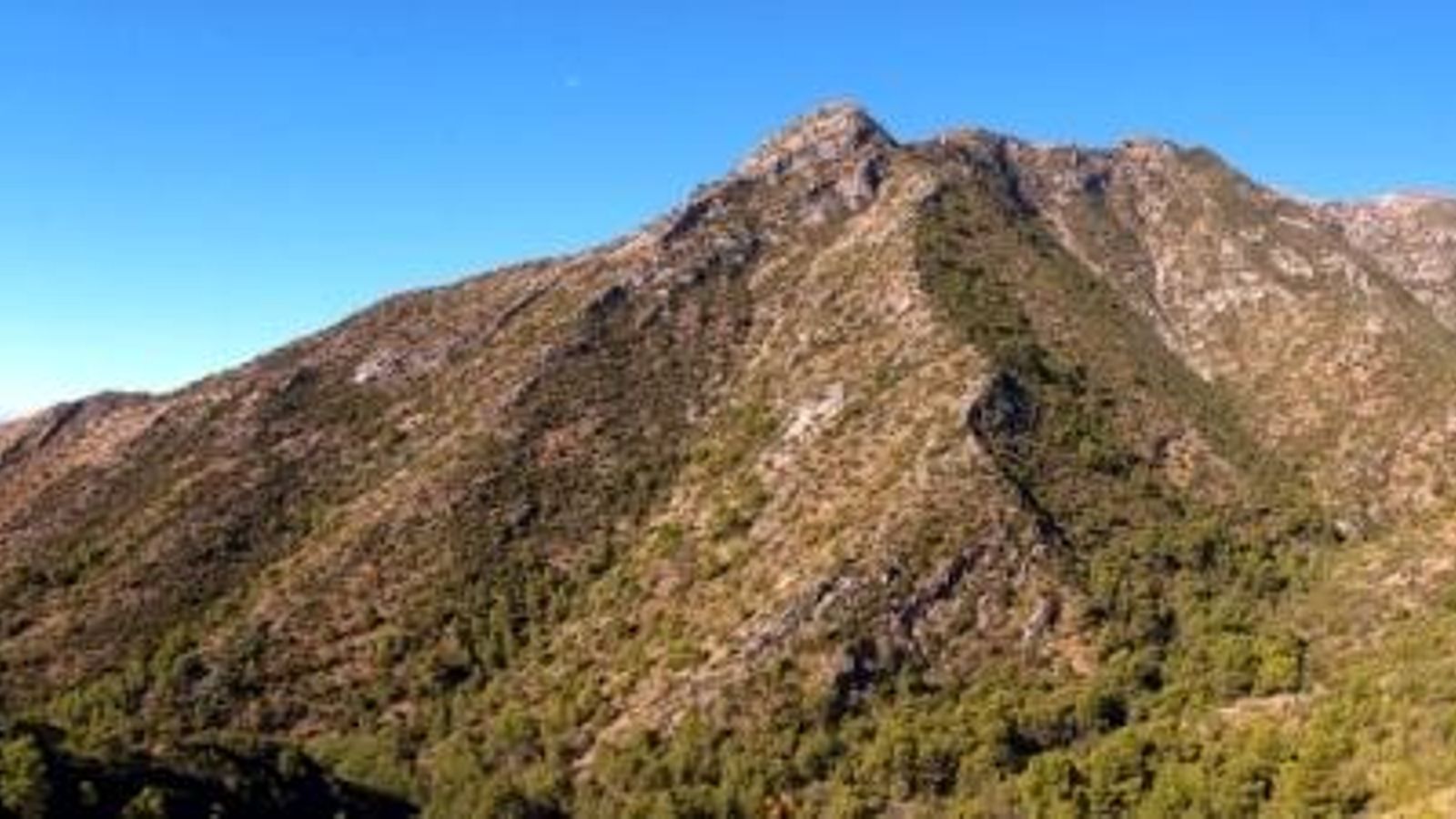 La ruta sigue su curso por la Sierra Blanca. La ruta sigue su curso por la Sierra Blanca.