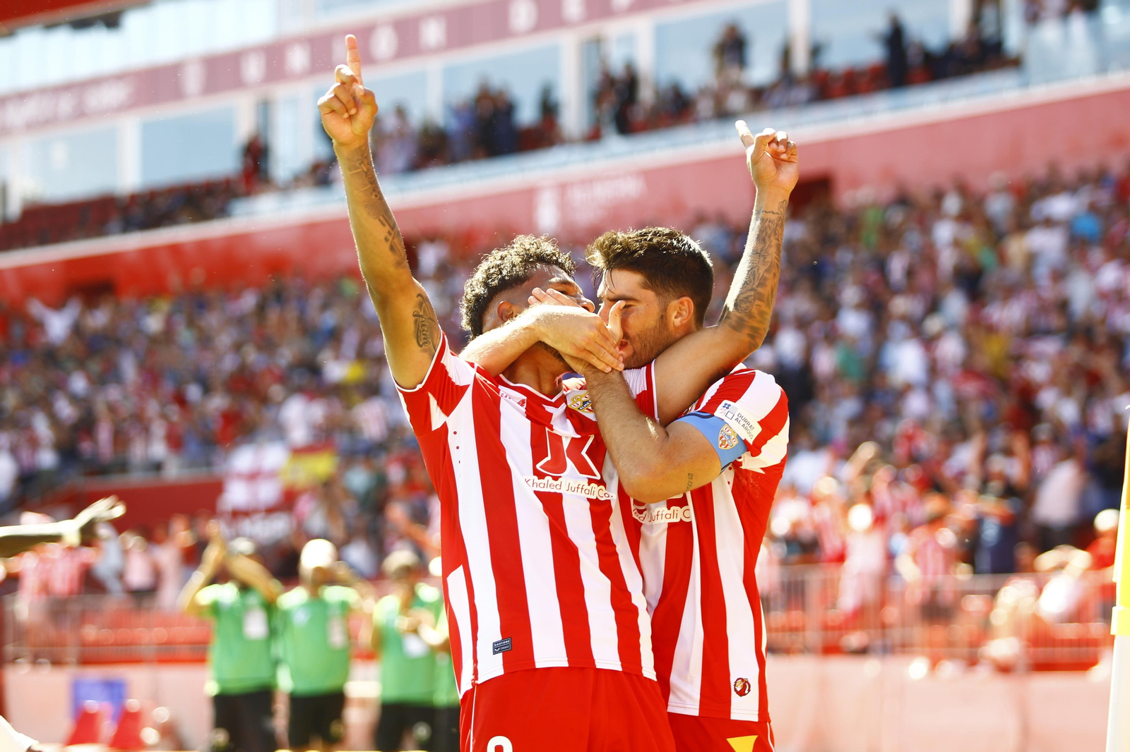 Imágenes del empate a 3 de la U.D. Almería y el Granada C.F.