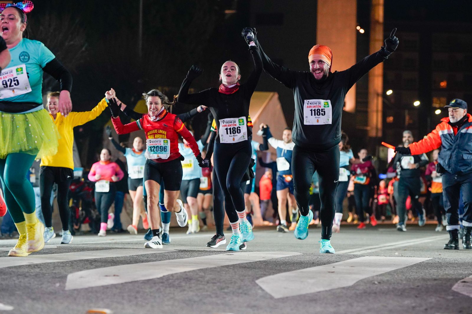 En imágenes: búscate en tu llegada a meta de la Carrera de San Antón 2026 (20)