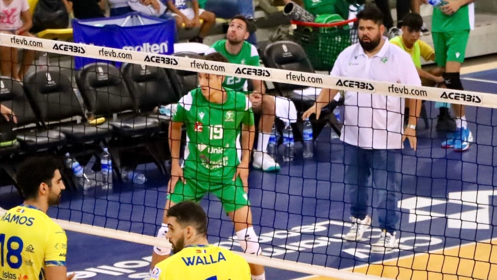 Pablo Ruiz y Andrés Filip, en acción durante la disputa de la Supercopa de España.