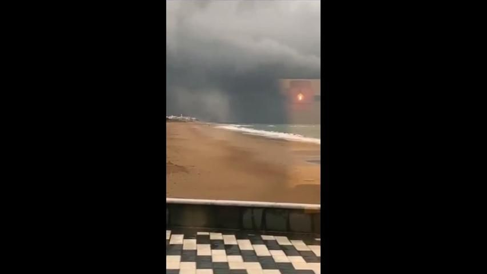 Así impactó la manga marina en Rota