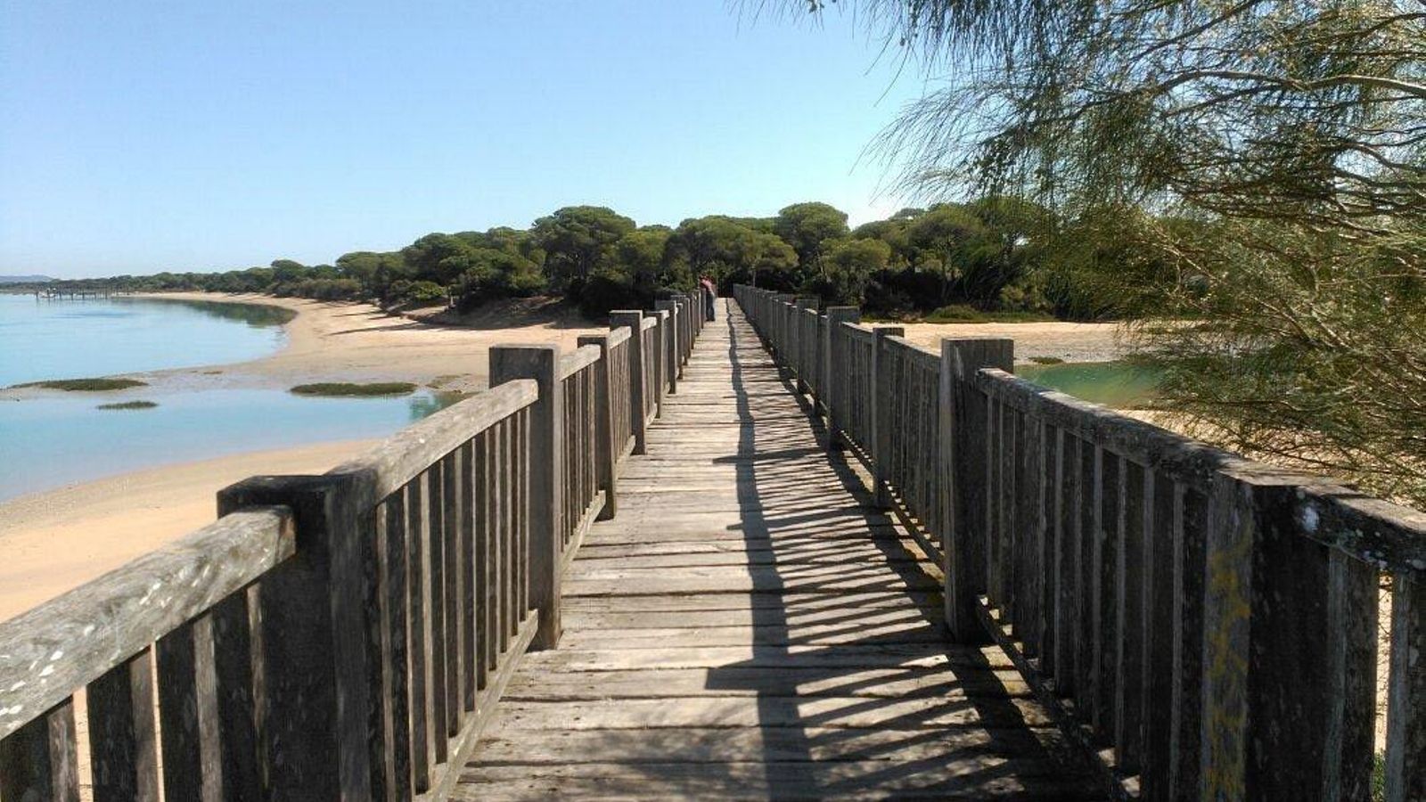 Esta playa es ideal para hacer rutas a pie o en bicicleta