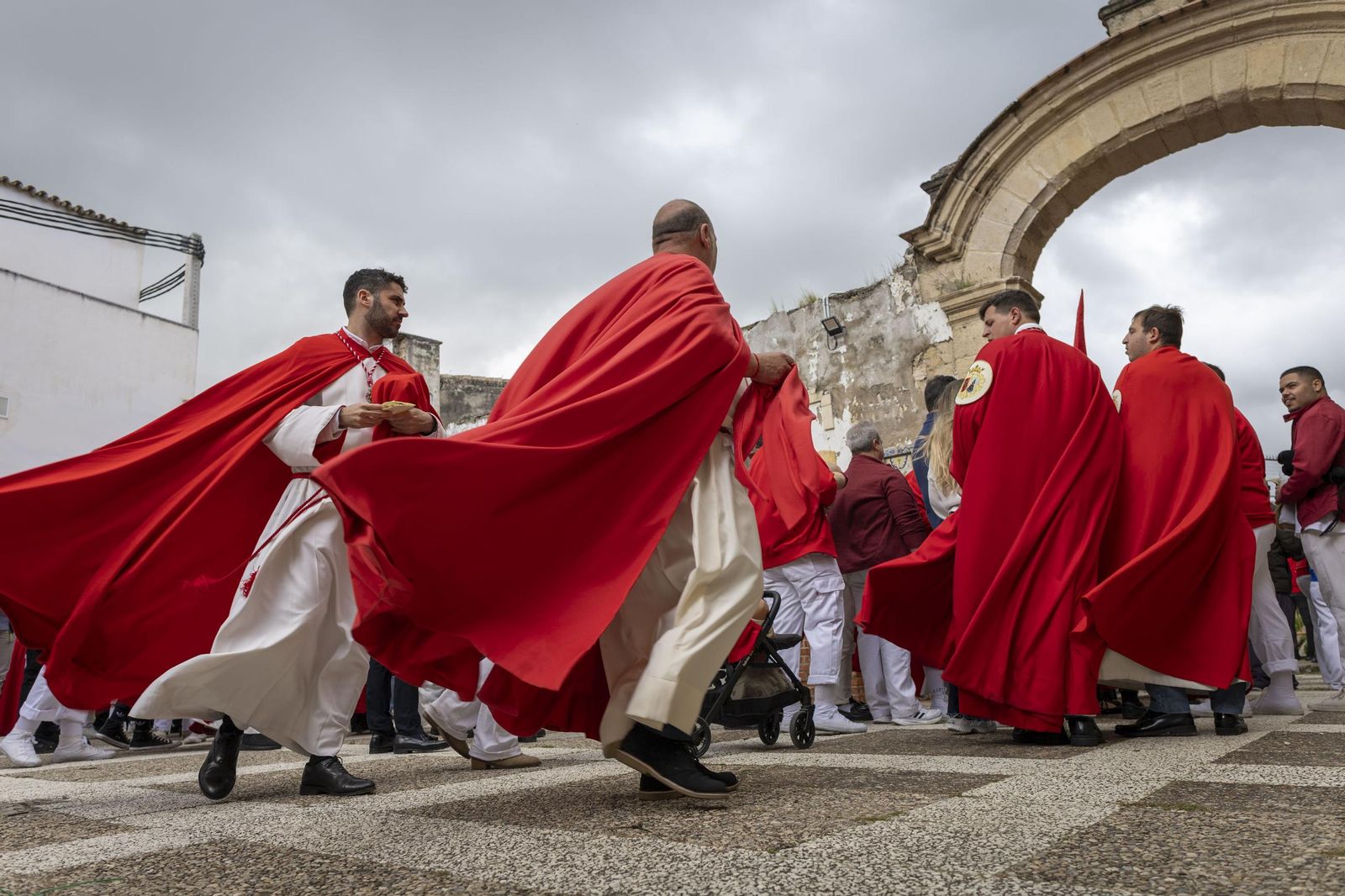 Imágenes de la salida de Misericordia en la Semana Santa de El Puerto 2025