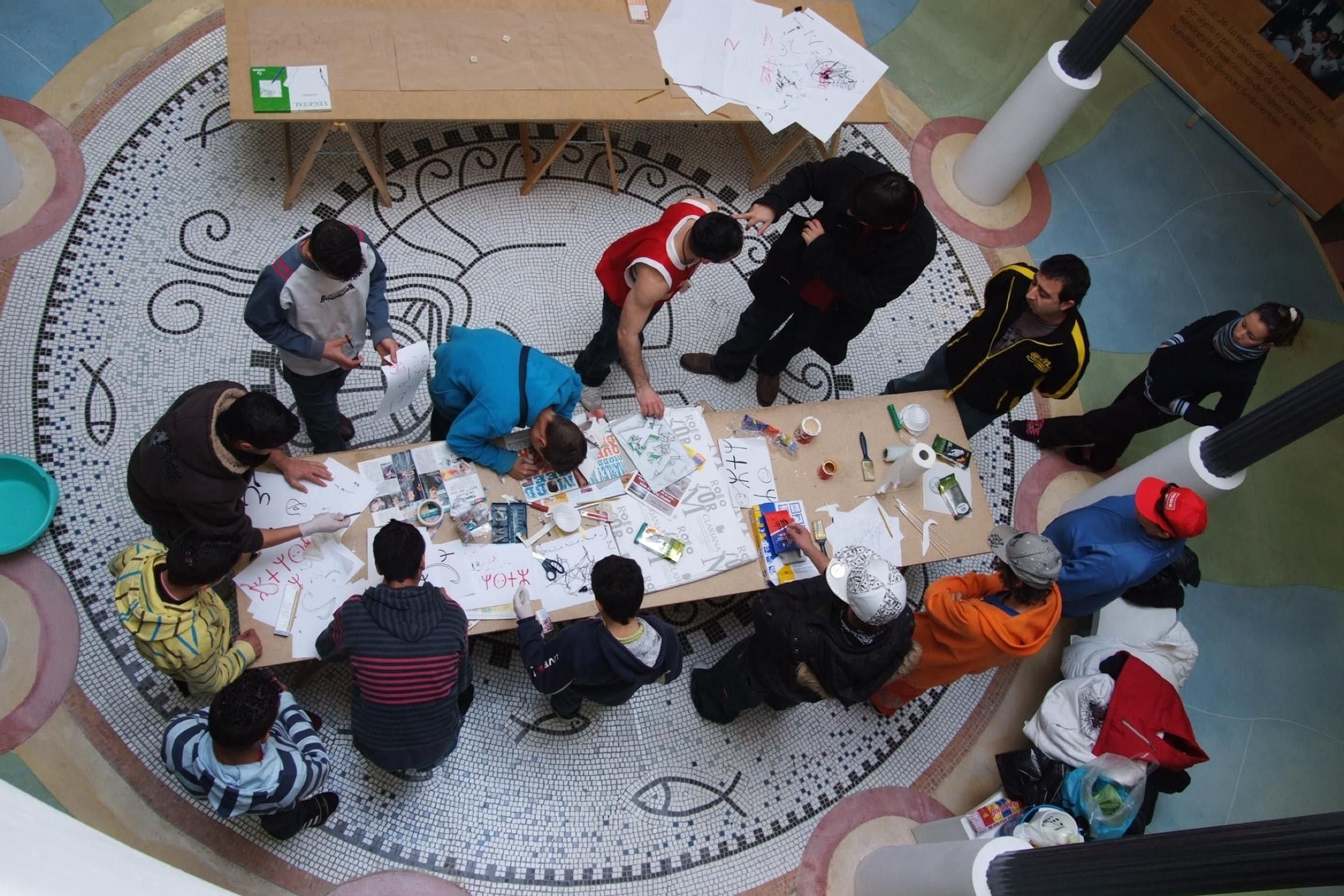 Una actividad de grafiti celebrada en el edificio Guillermo Pérez Villalta.