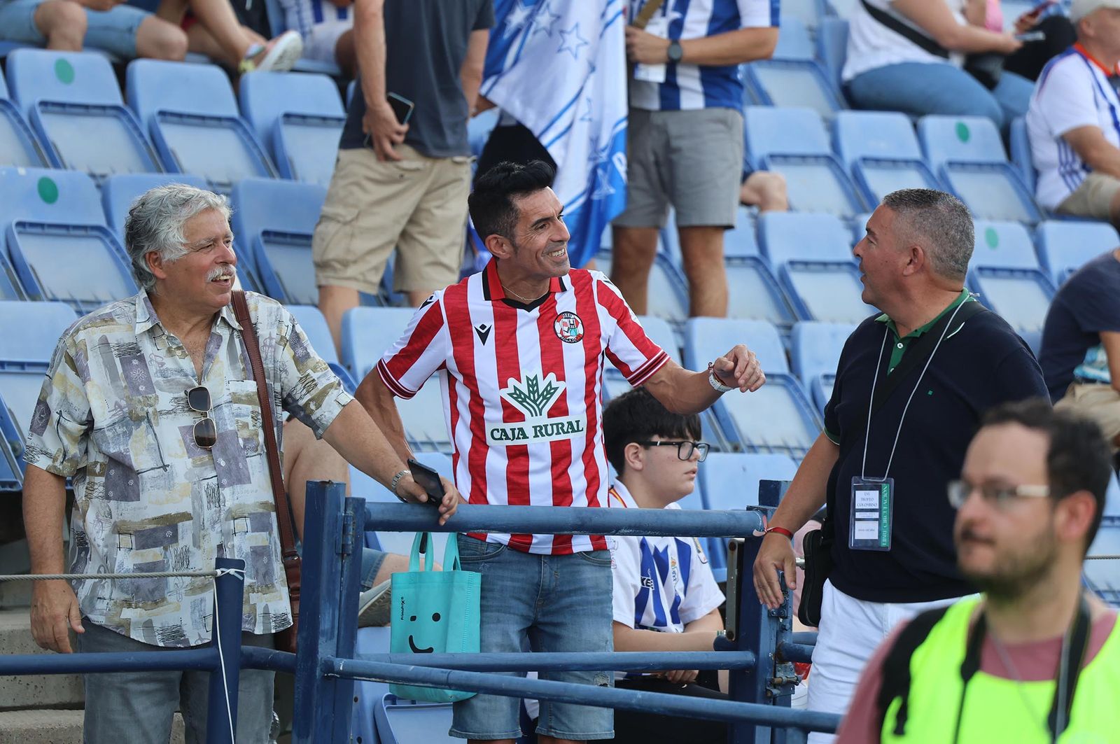 Búscate en las gradas del estadio en la celebración del Trofeo Colombino