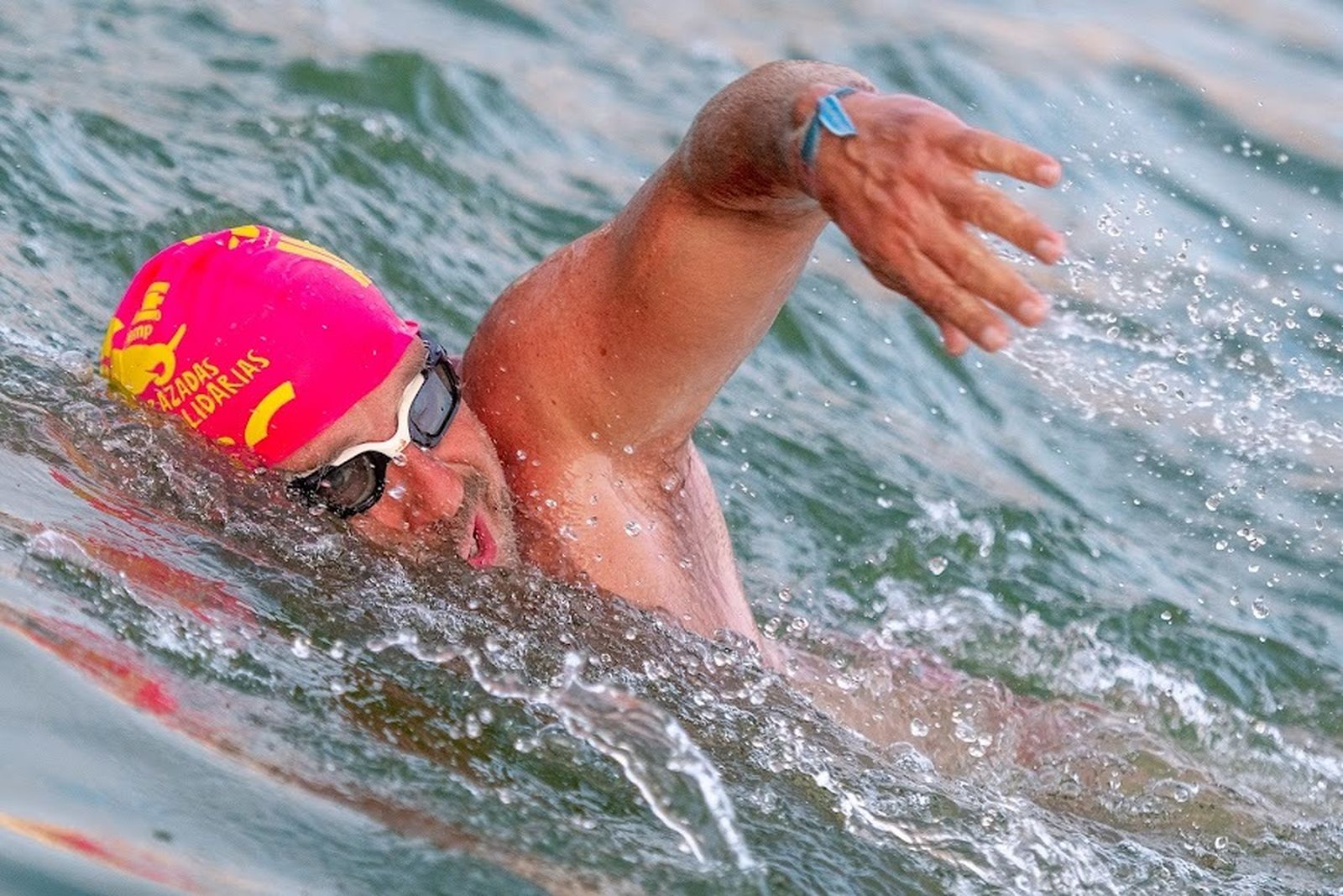 Triatlón a lo largo del Guadalquivir a beneficio de la Fundación Vicente Ferrer