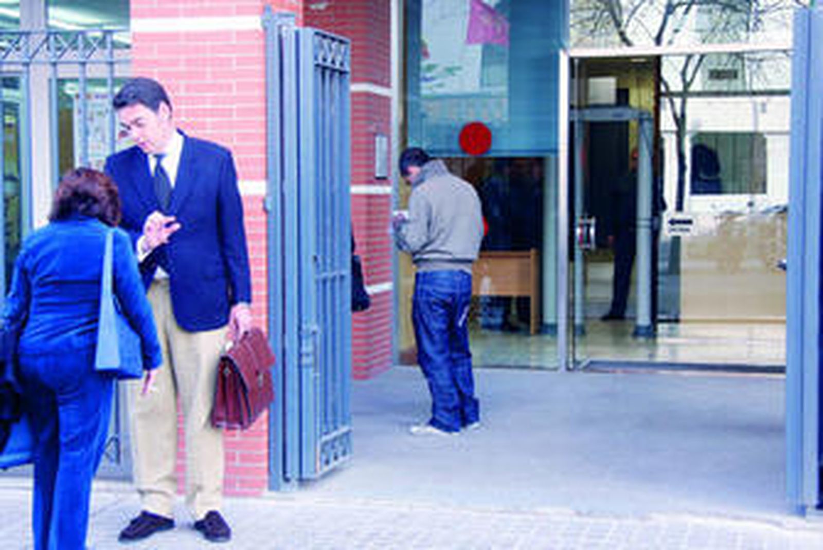 La sede de los juzgados de Menores de la Buhaira, donde ayer comenzó la vista oral a puerta cerrada.