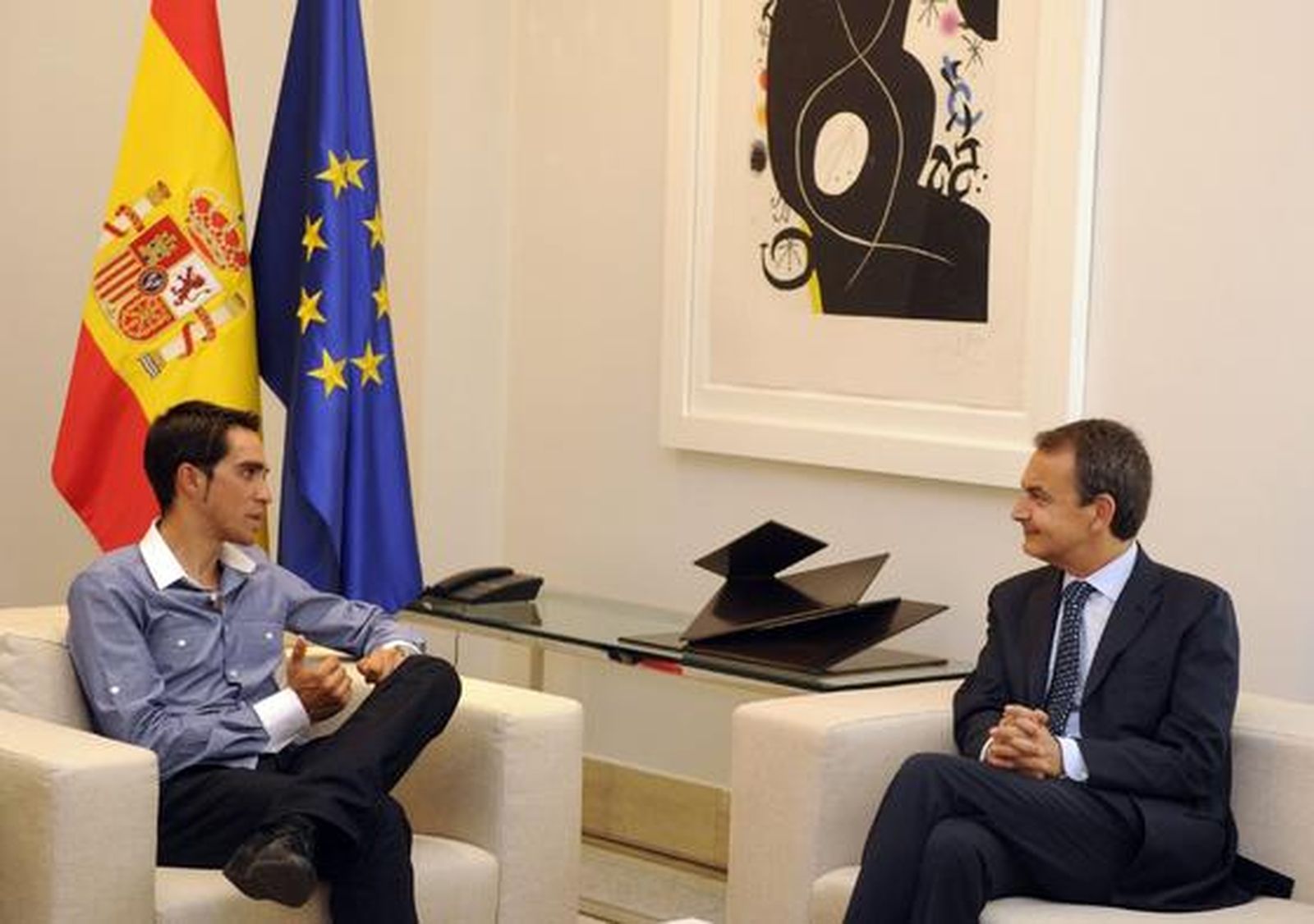 Zapatero Recibe a Contador.

Foto: AFP