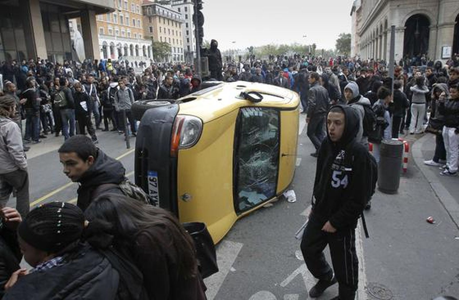 Los franceses se echan a la calle para que Sarkozy no eleve la edad de jubilación.

Foto: Reuters