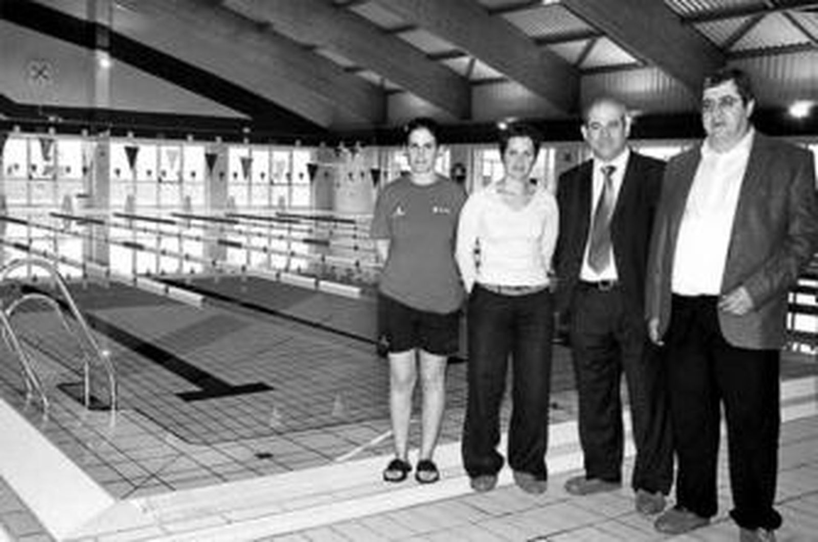 Reapertura de la piscina cubierta y el gimnasio del complejo, efectuada en el día de ayer.
