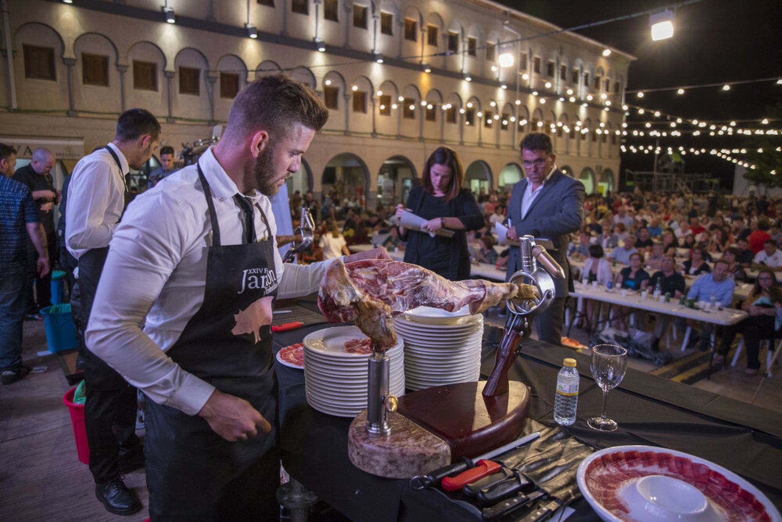 Seron celebra este fin de semana su idilio con el jamón y los embutidos