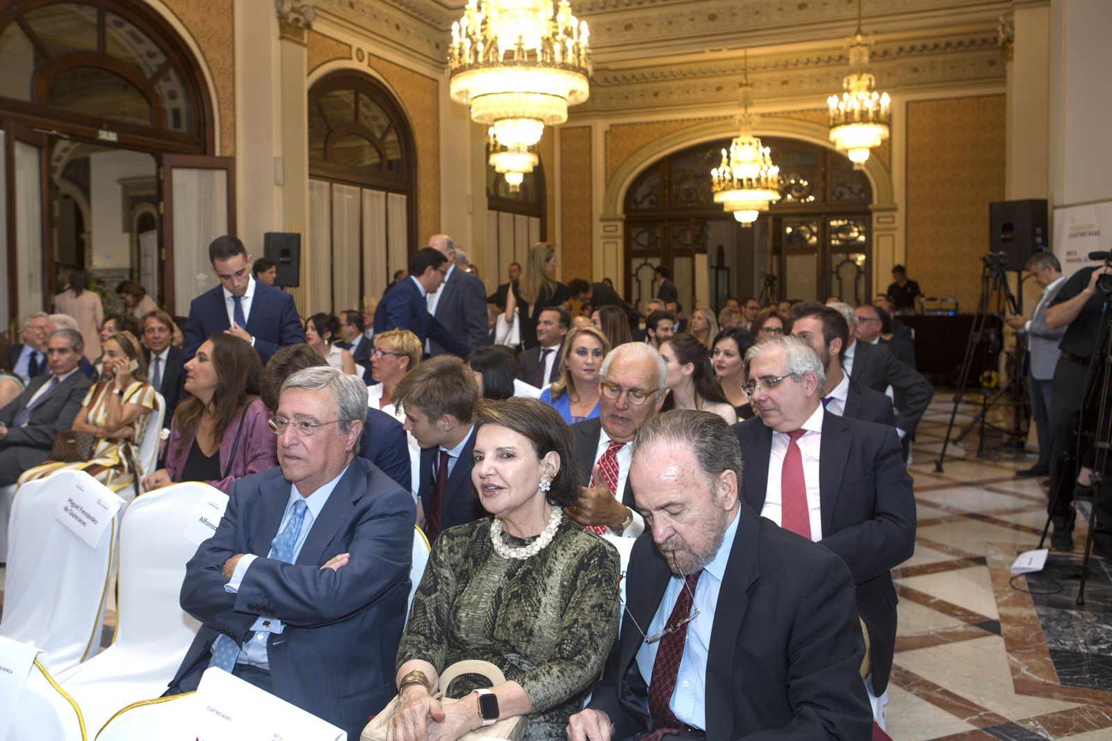 Las imágenes de la entrega de la Beca Manuel Olivencia