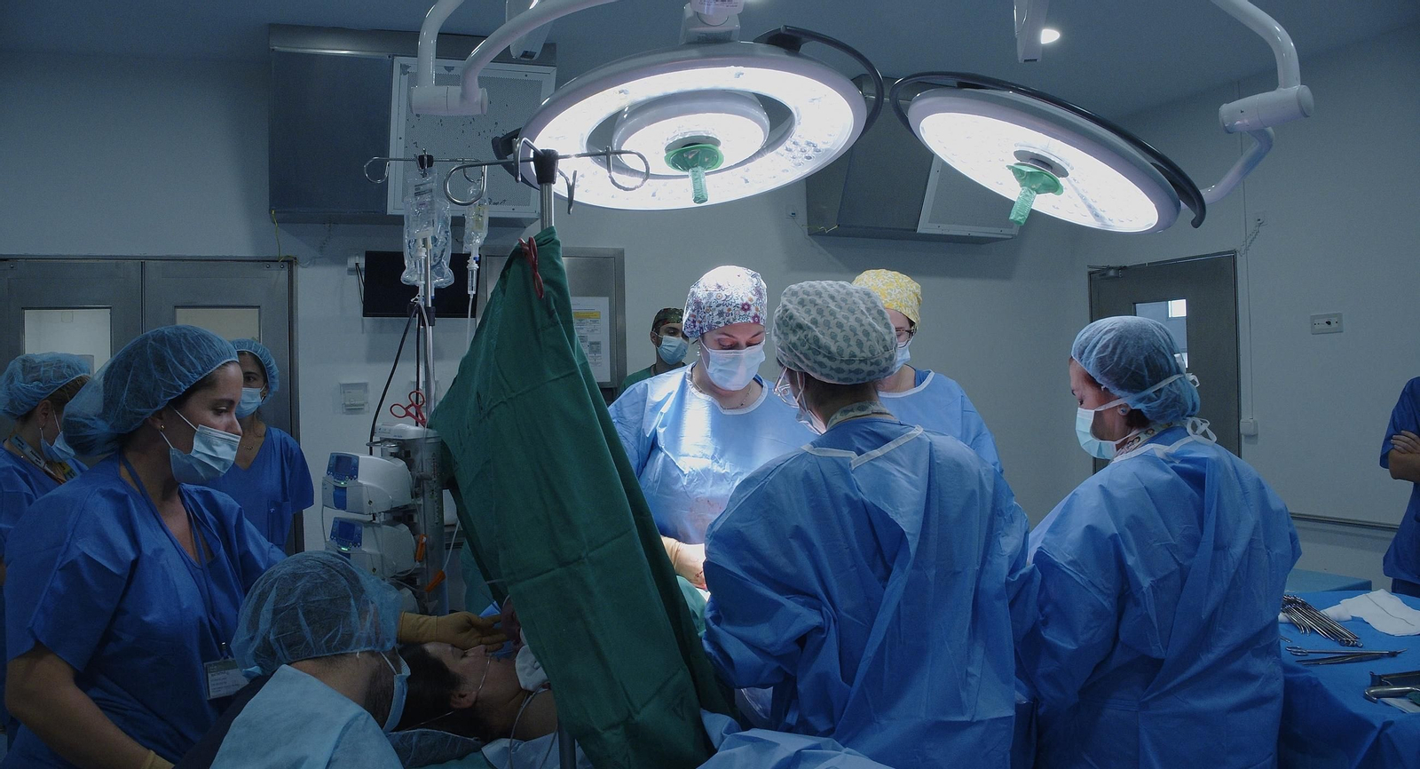 Una cesárea en el Hospital Reina Sofía con la presencia del acompañante.