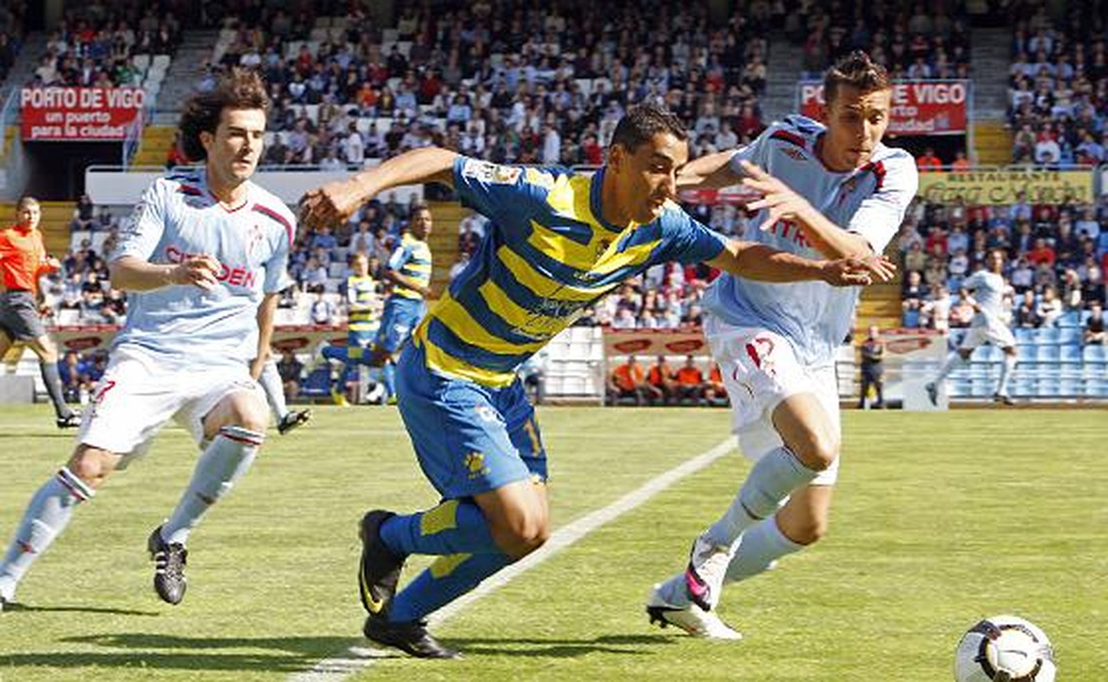 El uruguayo suplió la baja de Toedtli, ausente por unas molestias. 

Foto: LOF