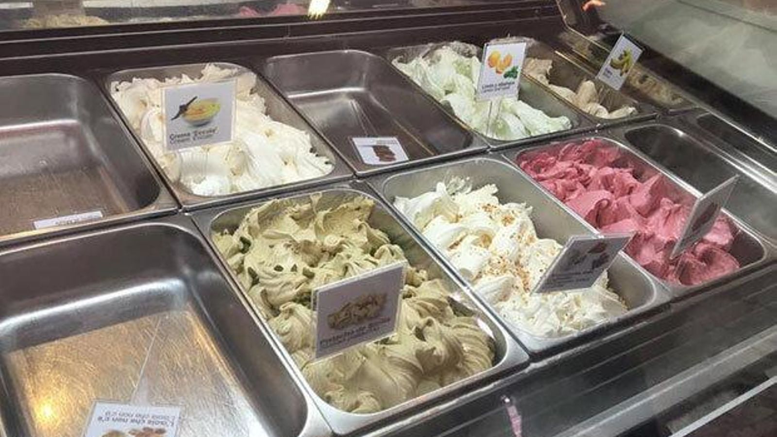 Helados de Eccolo Gelato Sotogrande.
